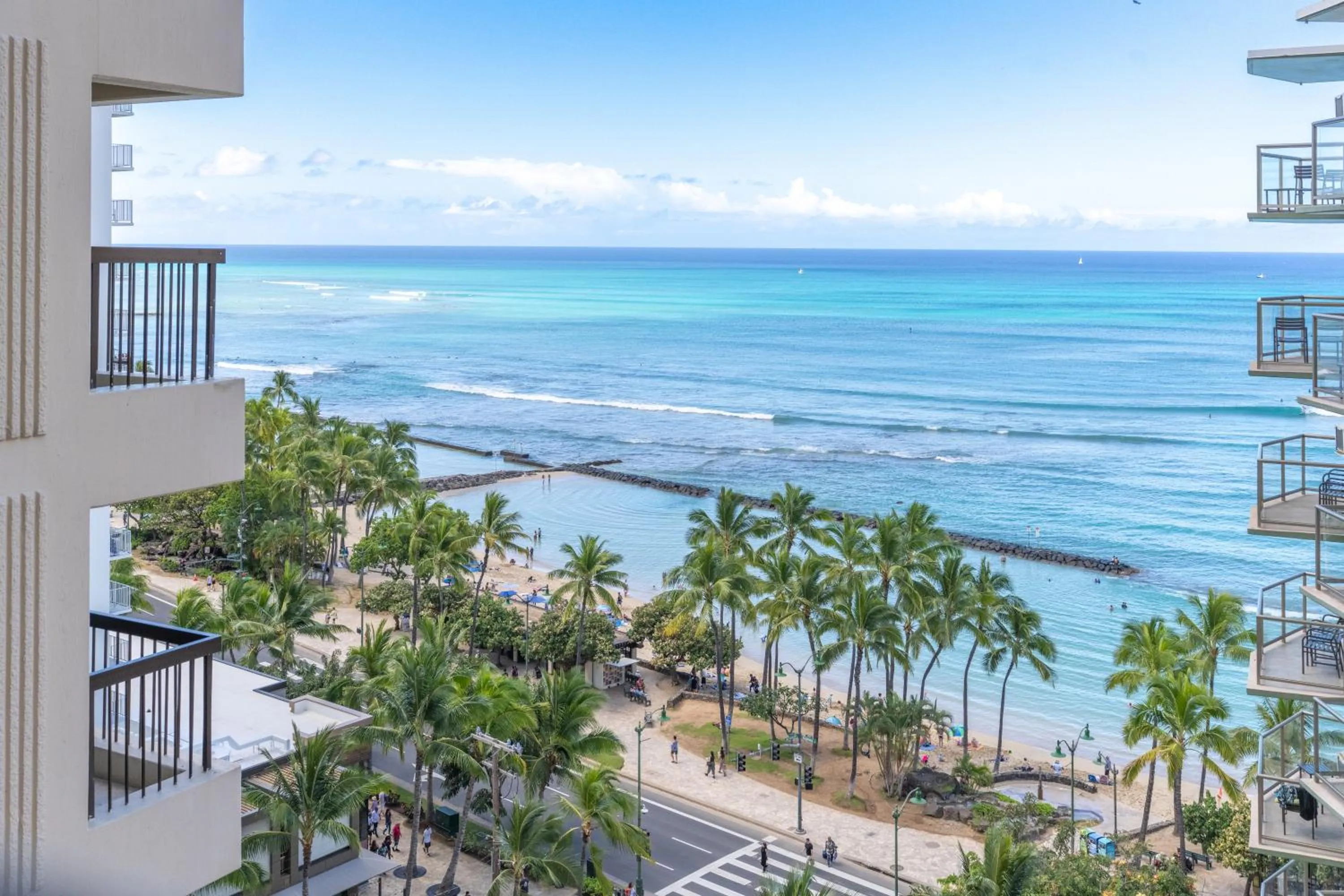 Spacious Waikiki Beach 2BR-Ocean View-Free Parking