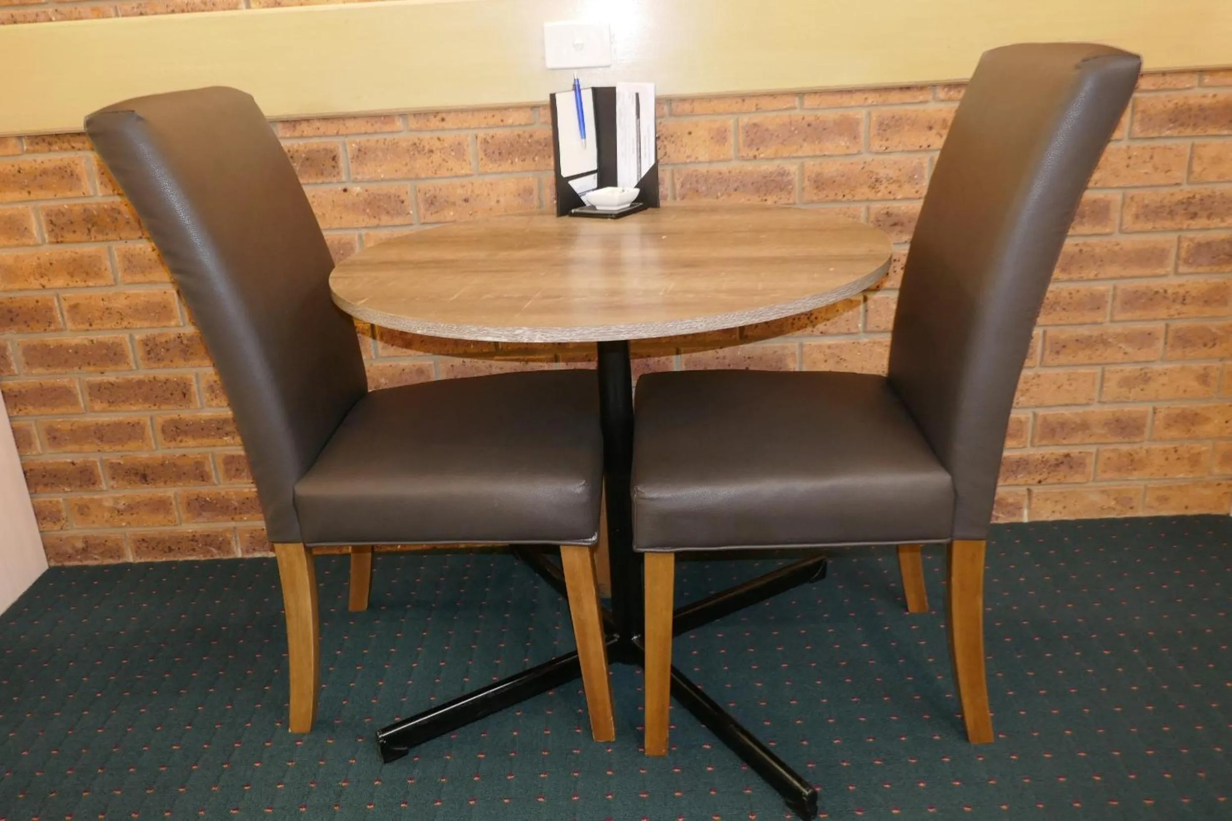 Dining area in Colonial Motor Inn Bairnsdale Golden Chain Property