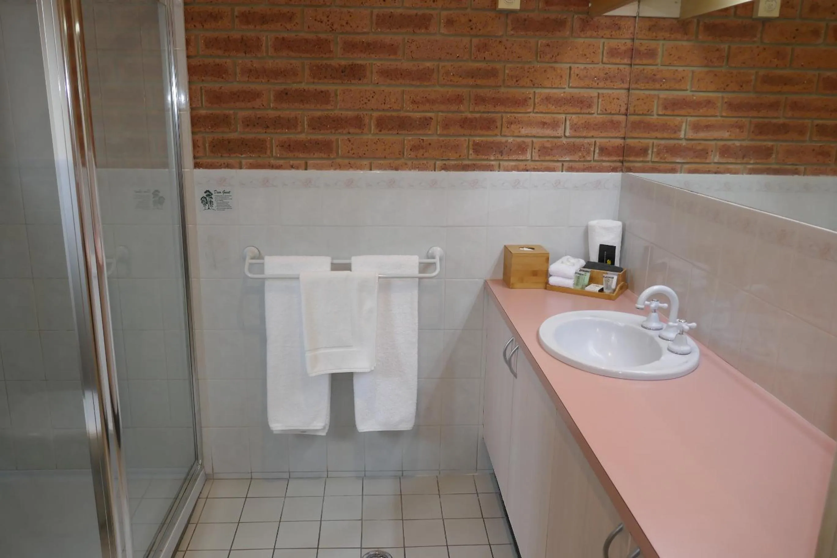 Bathroom in Colonial Motor Inn Bairnsdale Golden Chain Property