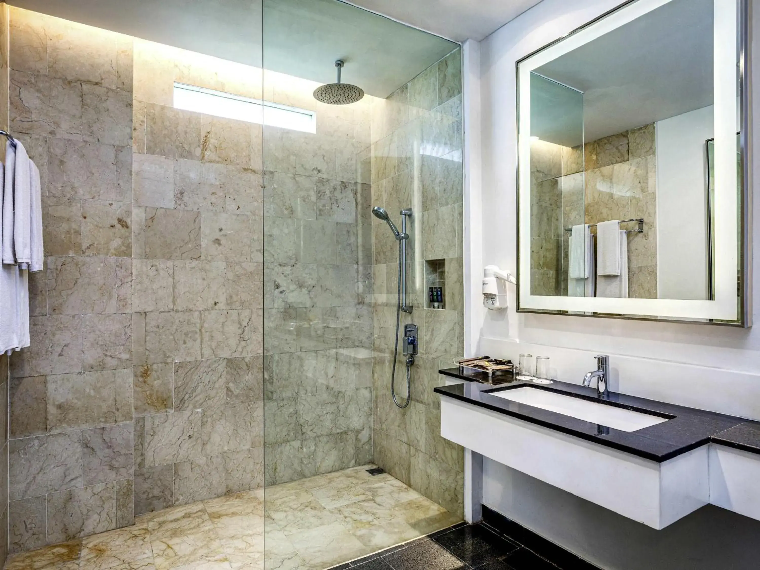 Premium Deluxe King Room in Novotel Palembang Premium Deluxe King Room in Novotel Palembang