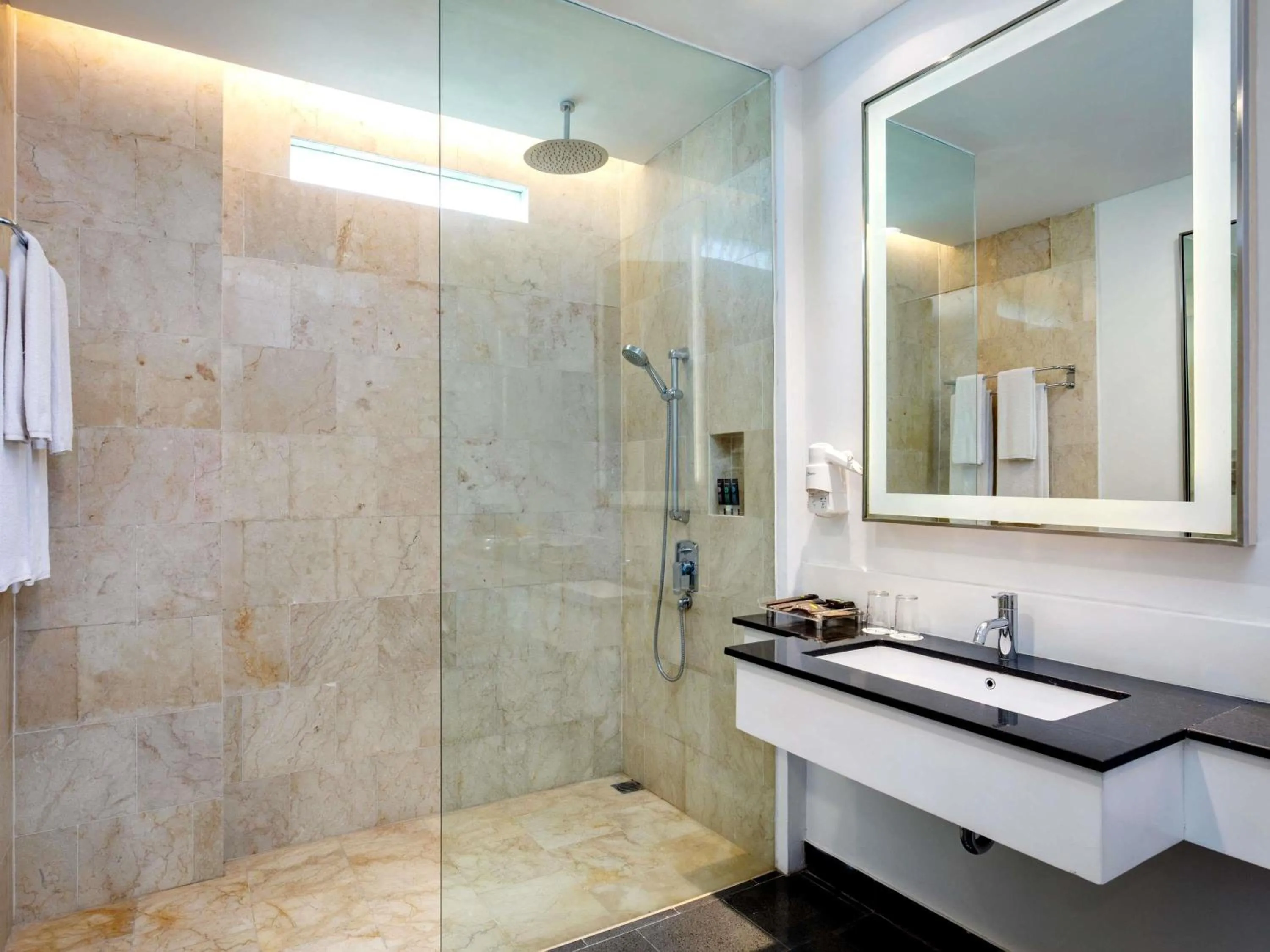 Bedroom in Novotel Palembang