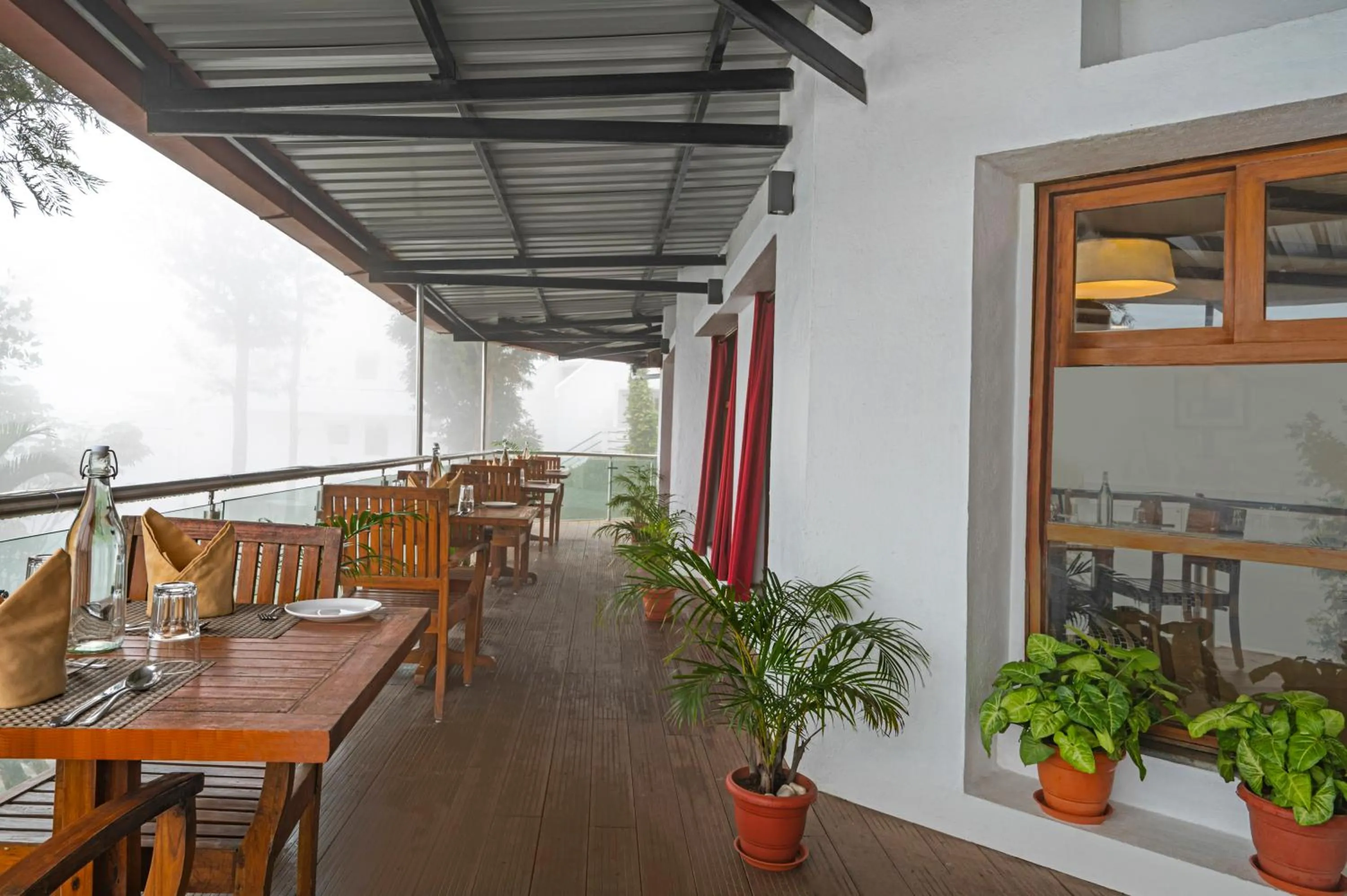 Restaurant/places to eat in Sterling Yercaud
