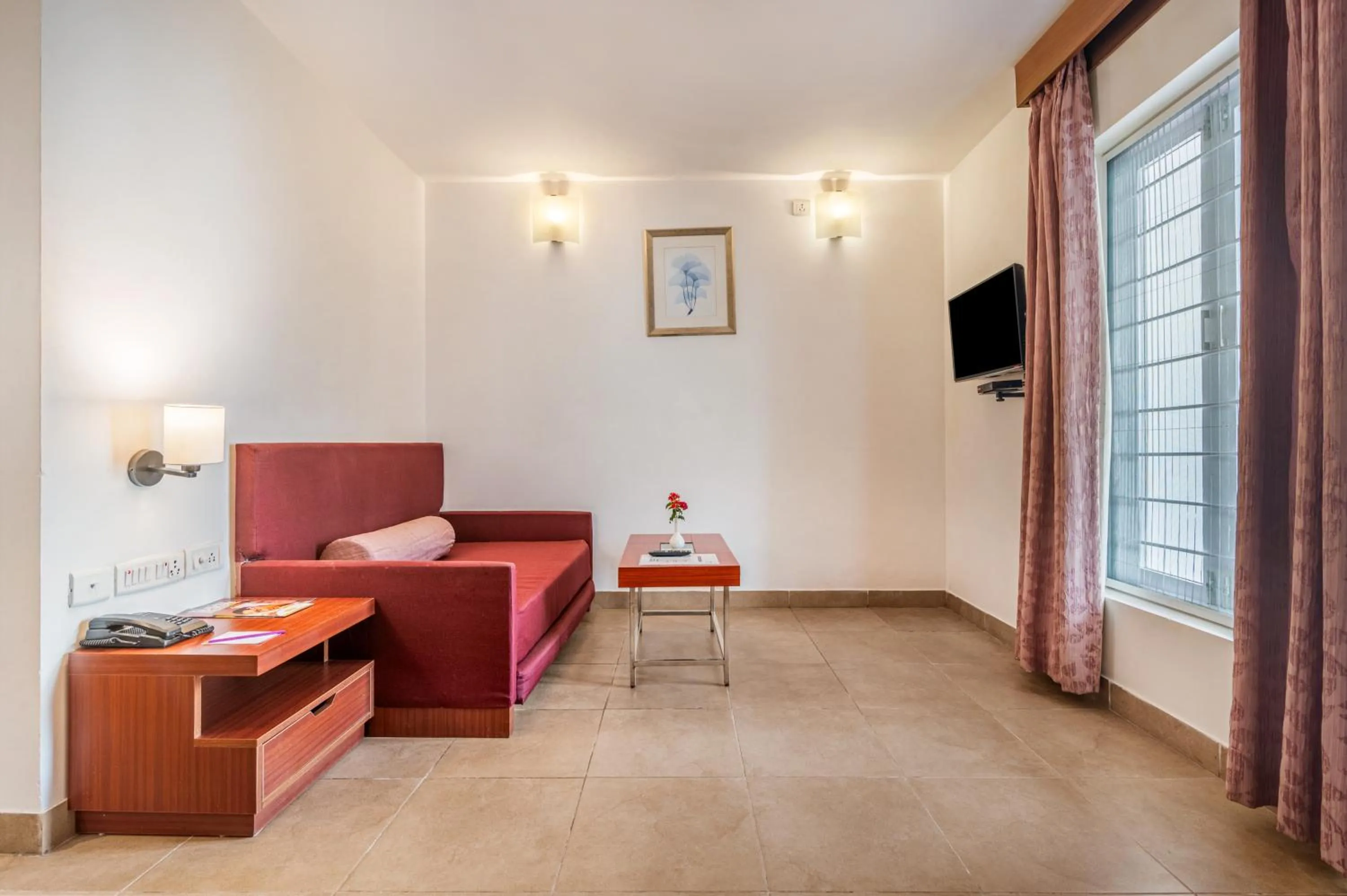 Living room, Bed in Sterling Yercaud