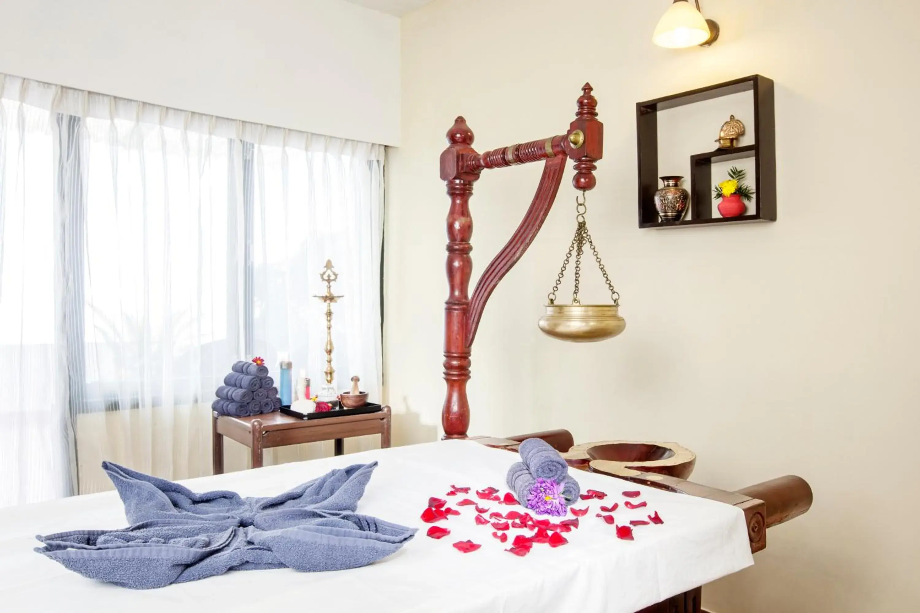 Massage, Bed in Sterling Yercaud Massage, Bed in Sterling Yercaud