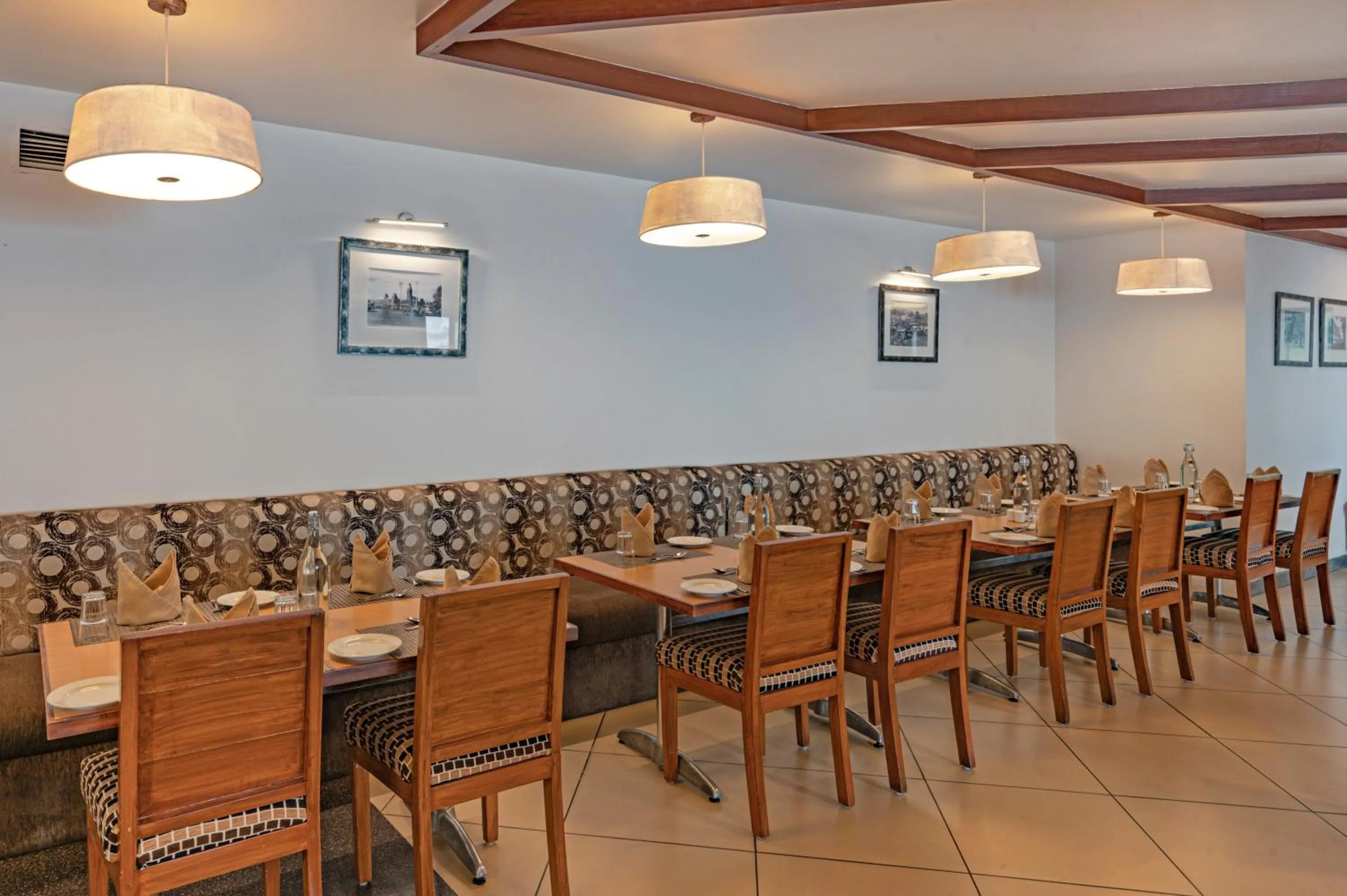 Restaurant/places to eat in Sterling Yercaud