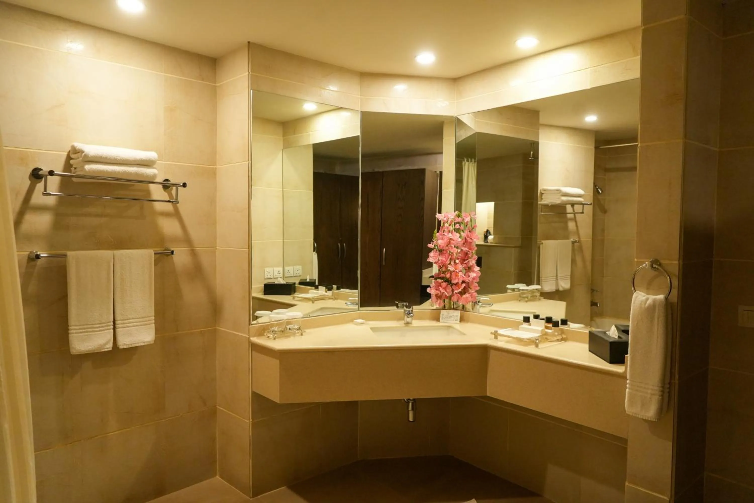 Defence Raya Golf & Country Club