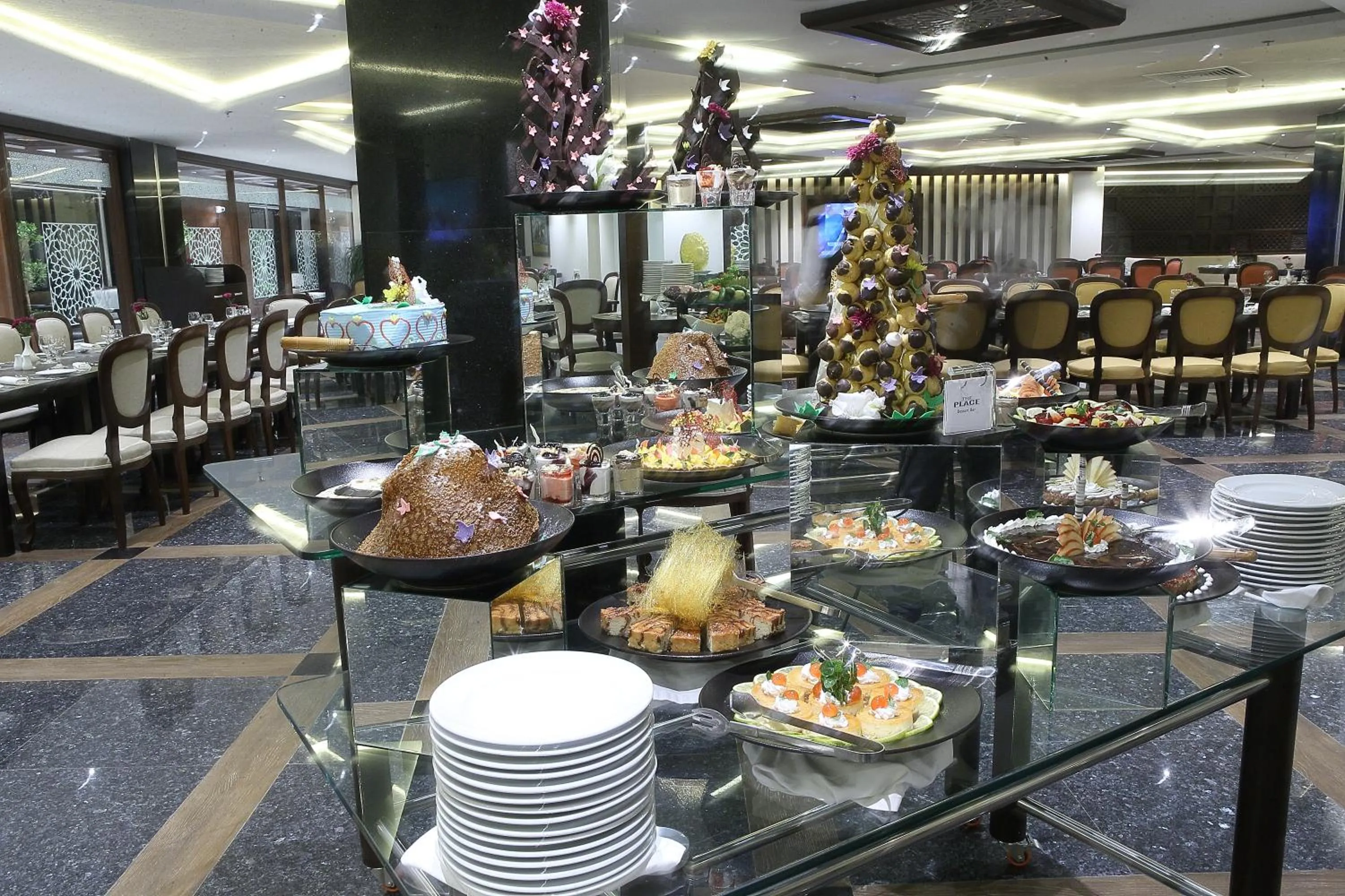 Restaurant/places to eat in Defence Raya Golf & Country Club