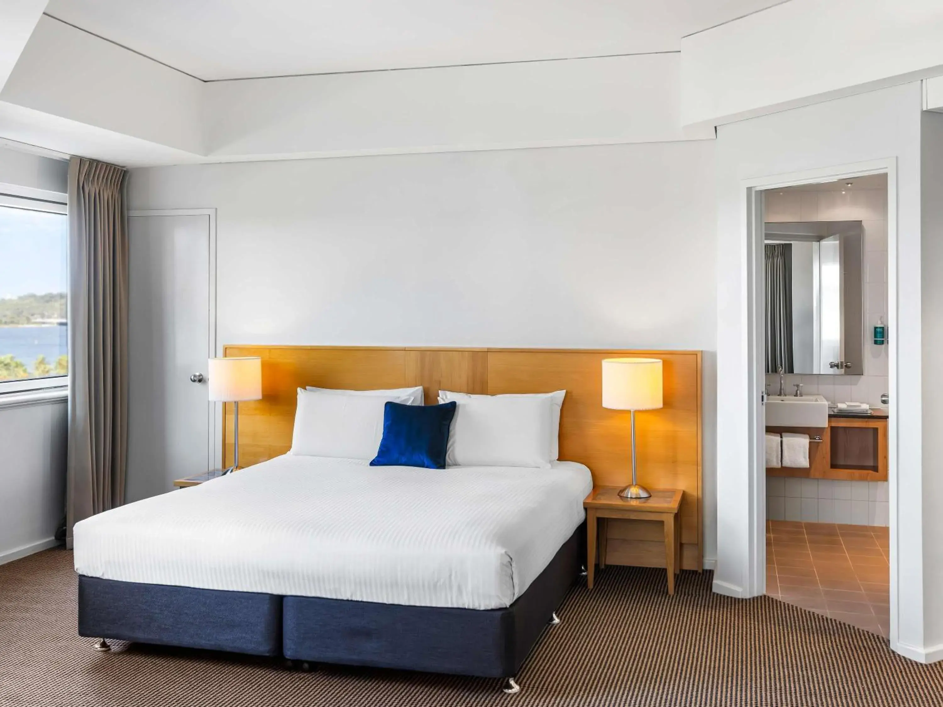 Bedroom, Bed in Novotel Perth Langley Bedroom, Bed in Novotel Perth Langley