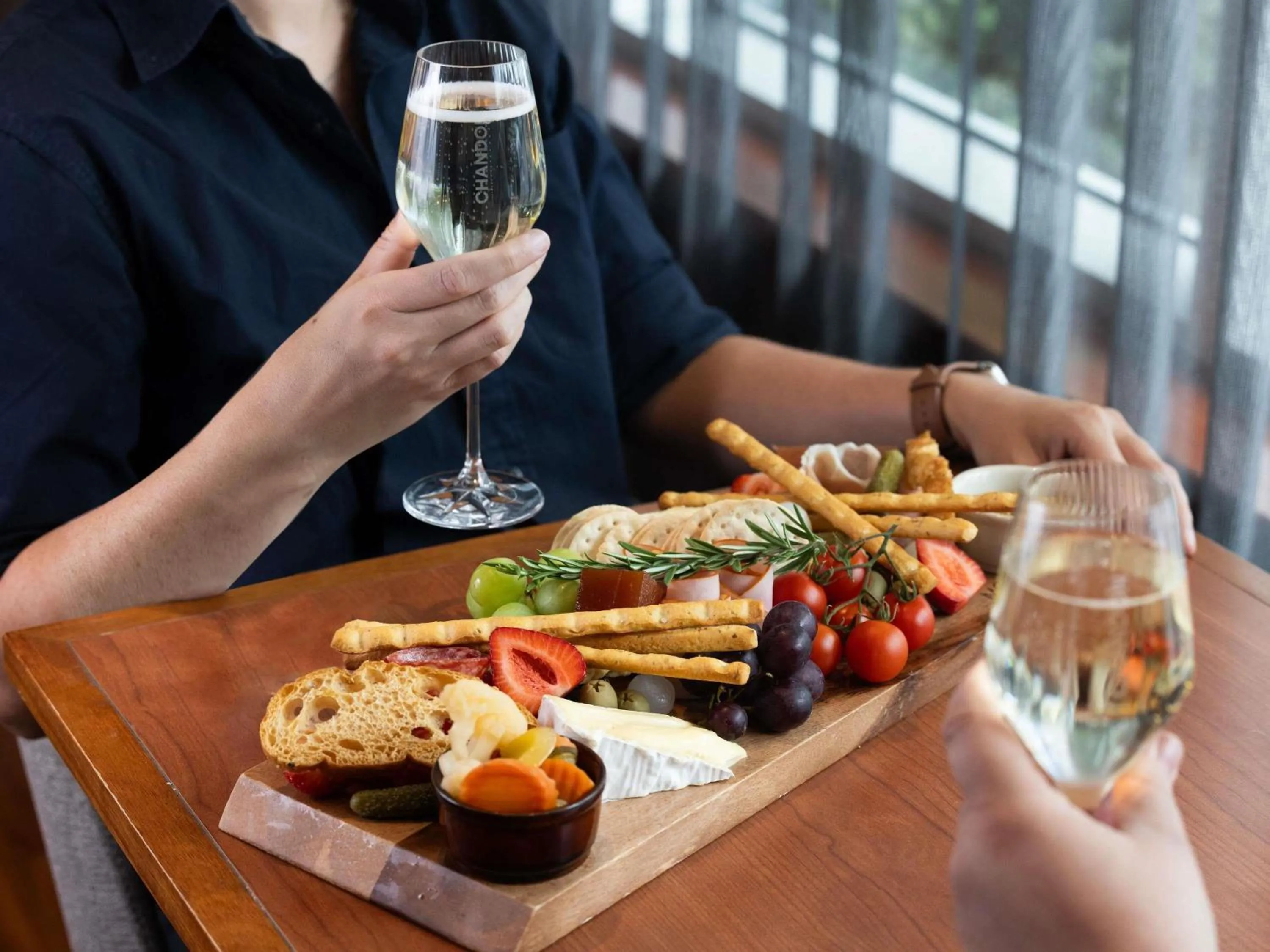 Restaurant/places to eat in Novotel Perth Langley