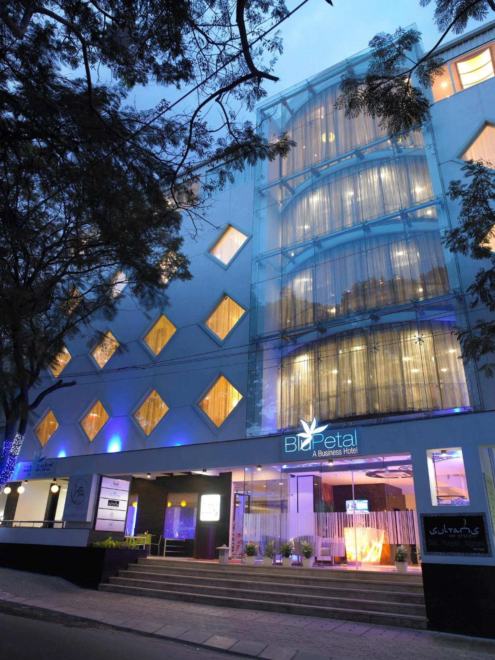 Facade/entrance in Blu Petal - A Business Hotel