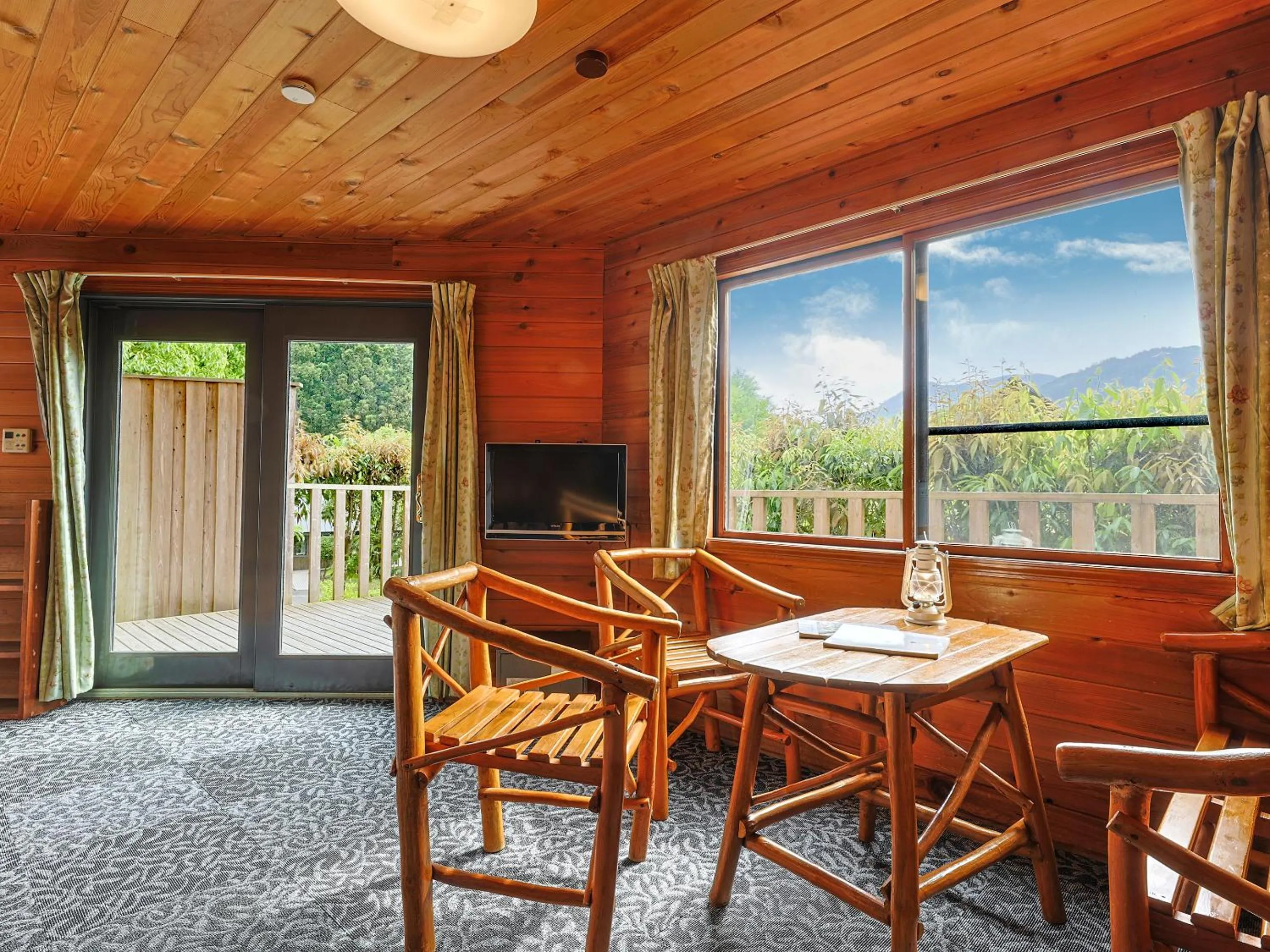 Photo of the whole room in Hinotani Onsen Misugi Resort