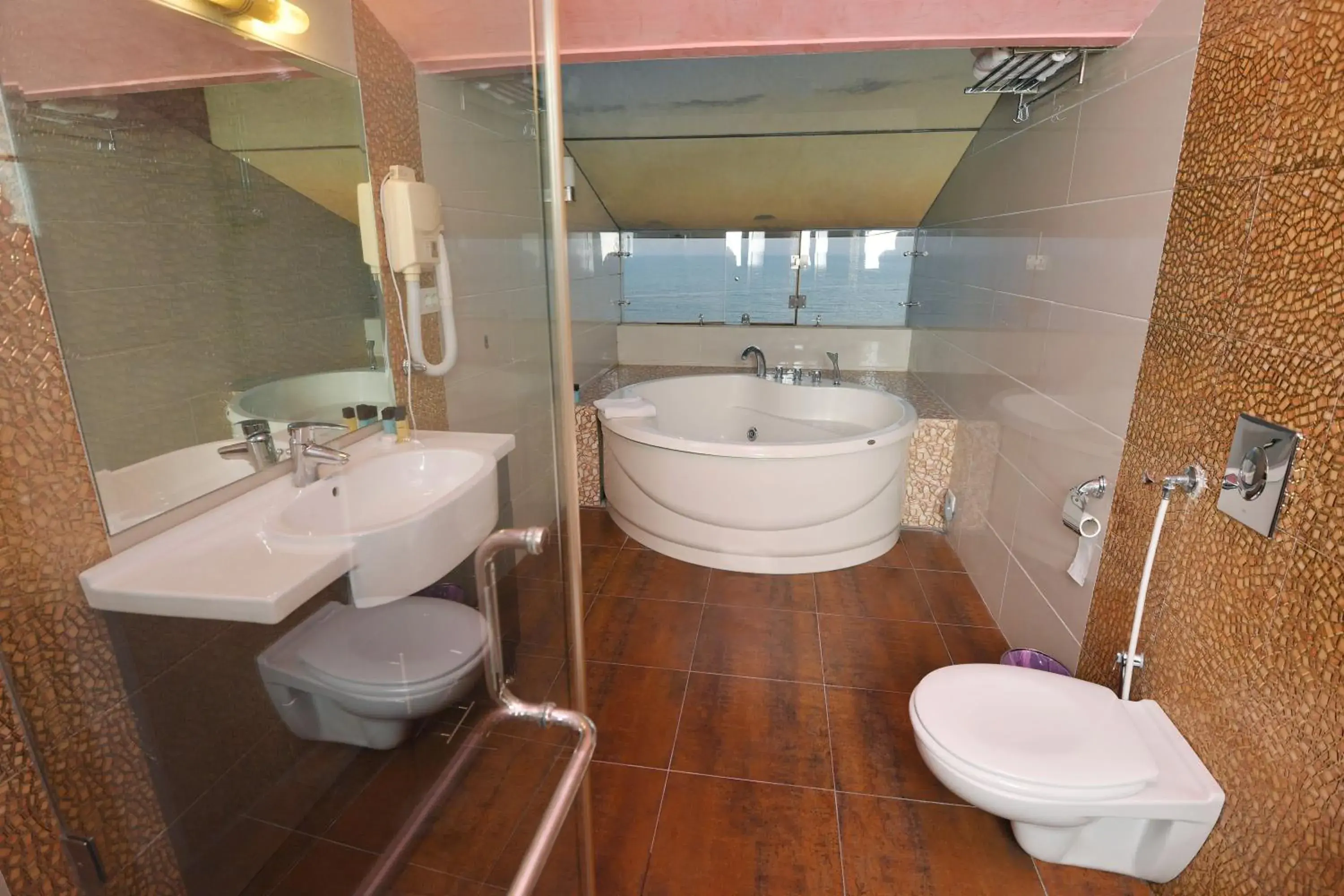 Bathroom in Hollywood Inn Boutique Hotel Bathroom in Hollywood Inn Boutique Hotel