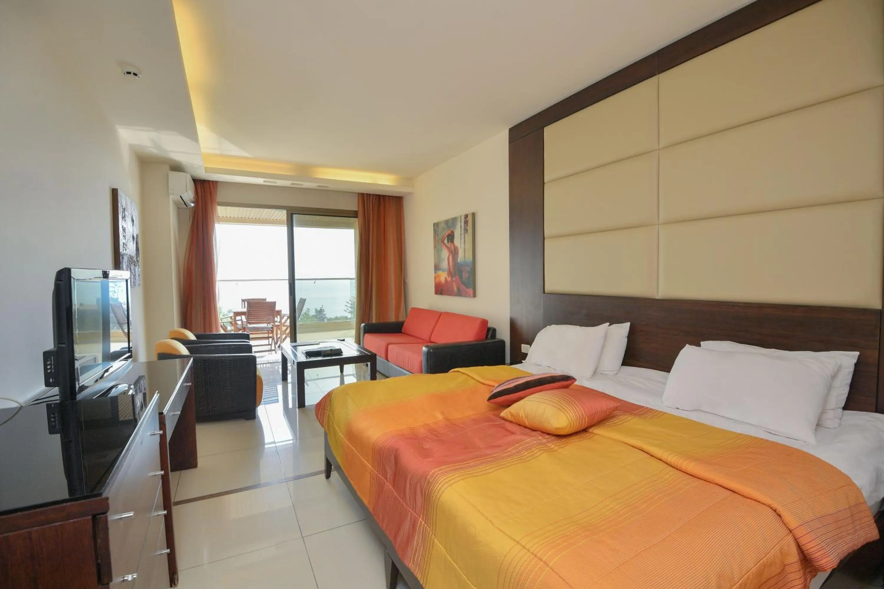 Bathroom, Bed in Hollywood Inn Boutique Hotel