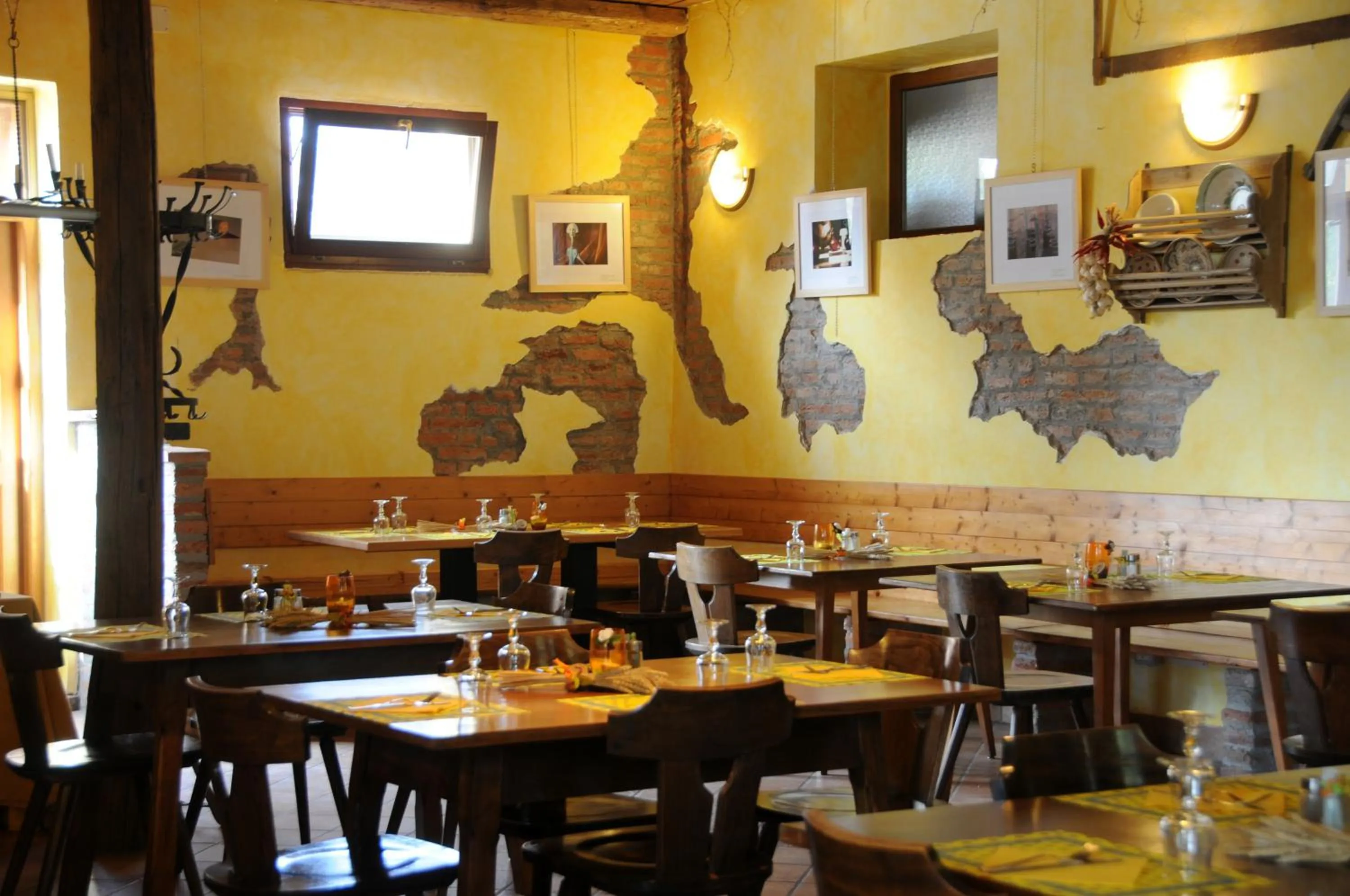 Restaurant/places to eat in Agriturismo Ai Due Laghi