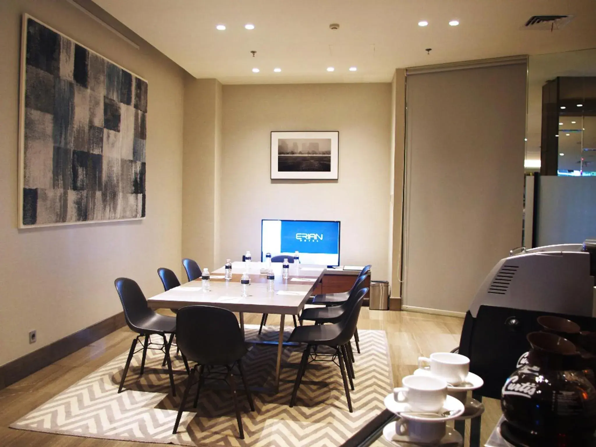 Business facilities in Erian Hotel