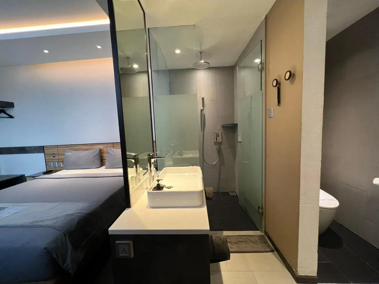 Bathroom in Erian Hotel