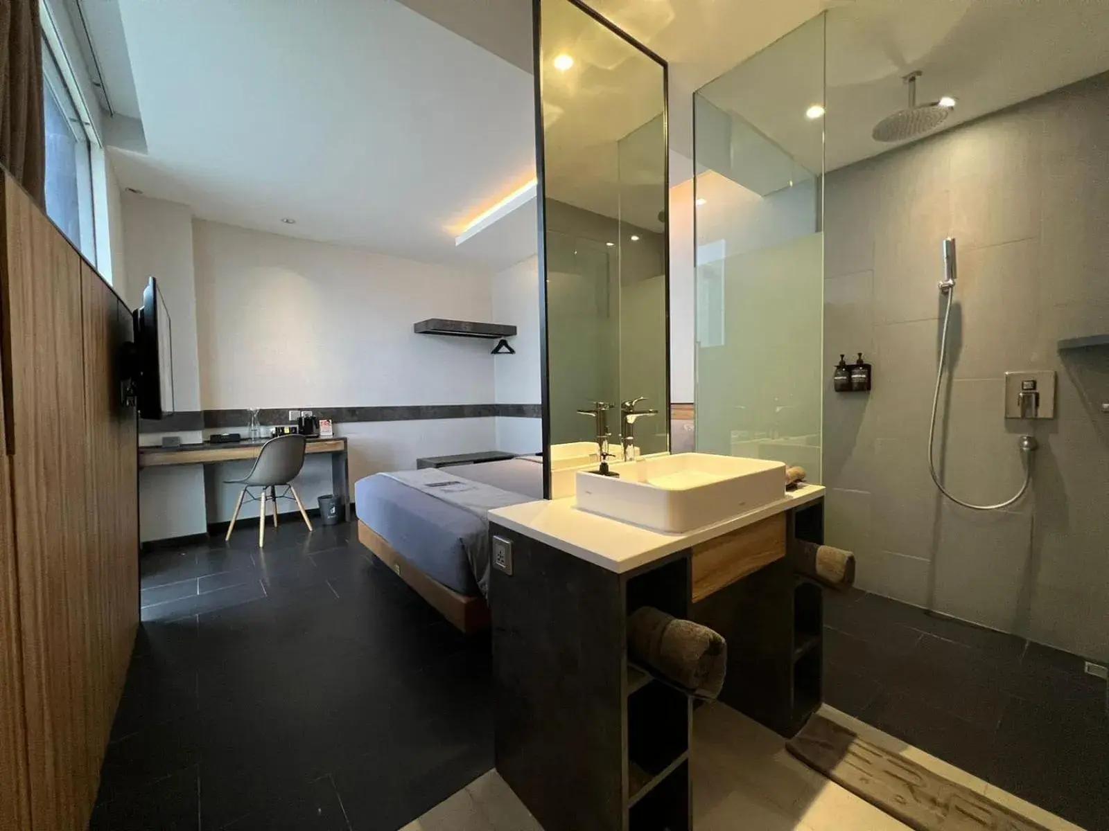 Bathroom in Erian Hotel