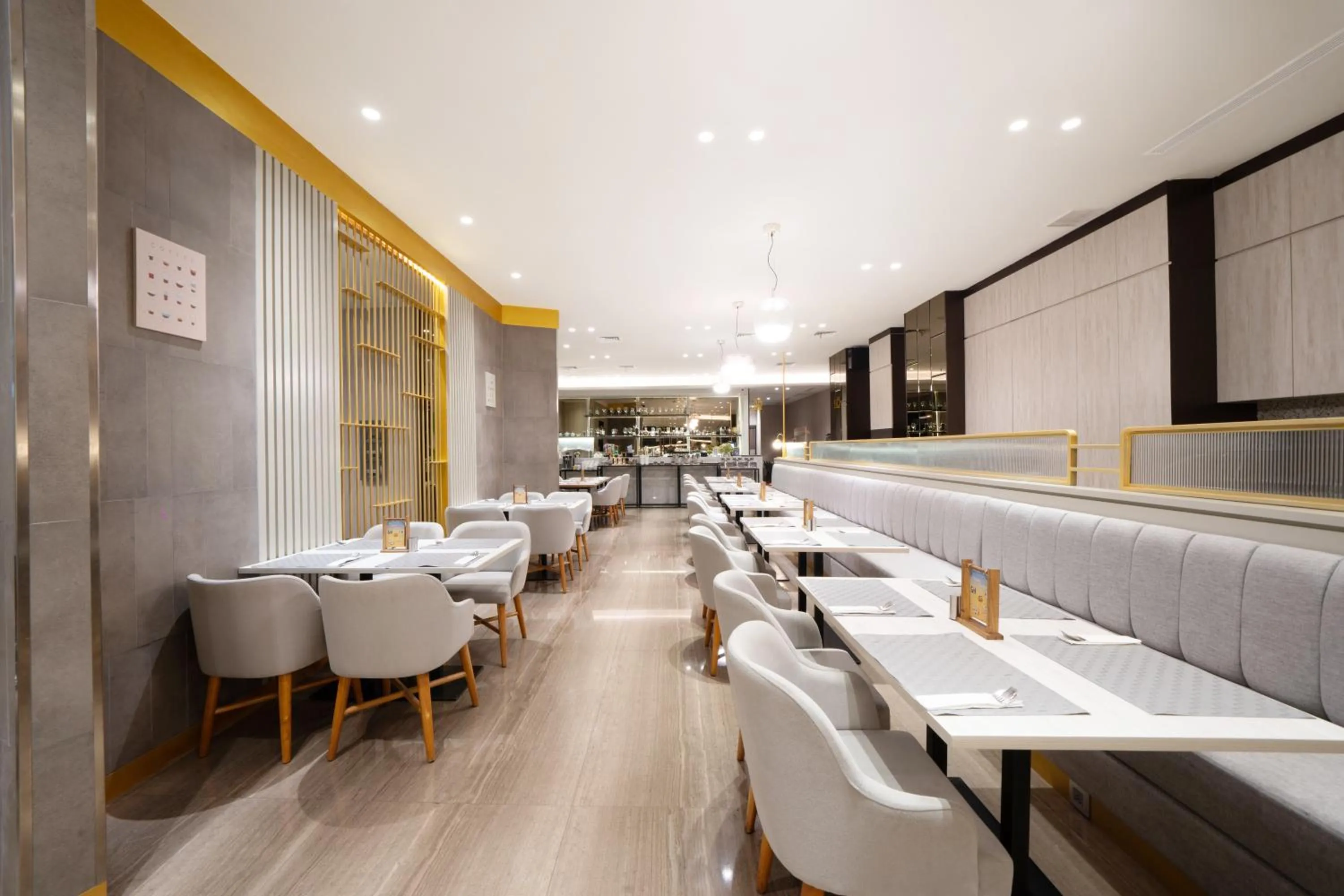 Restaurant/places to eat in Erian Hotel