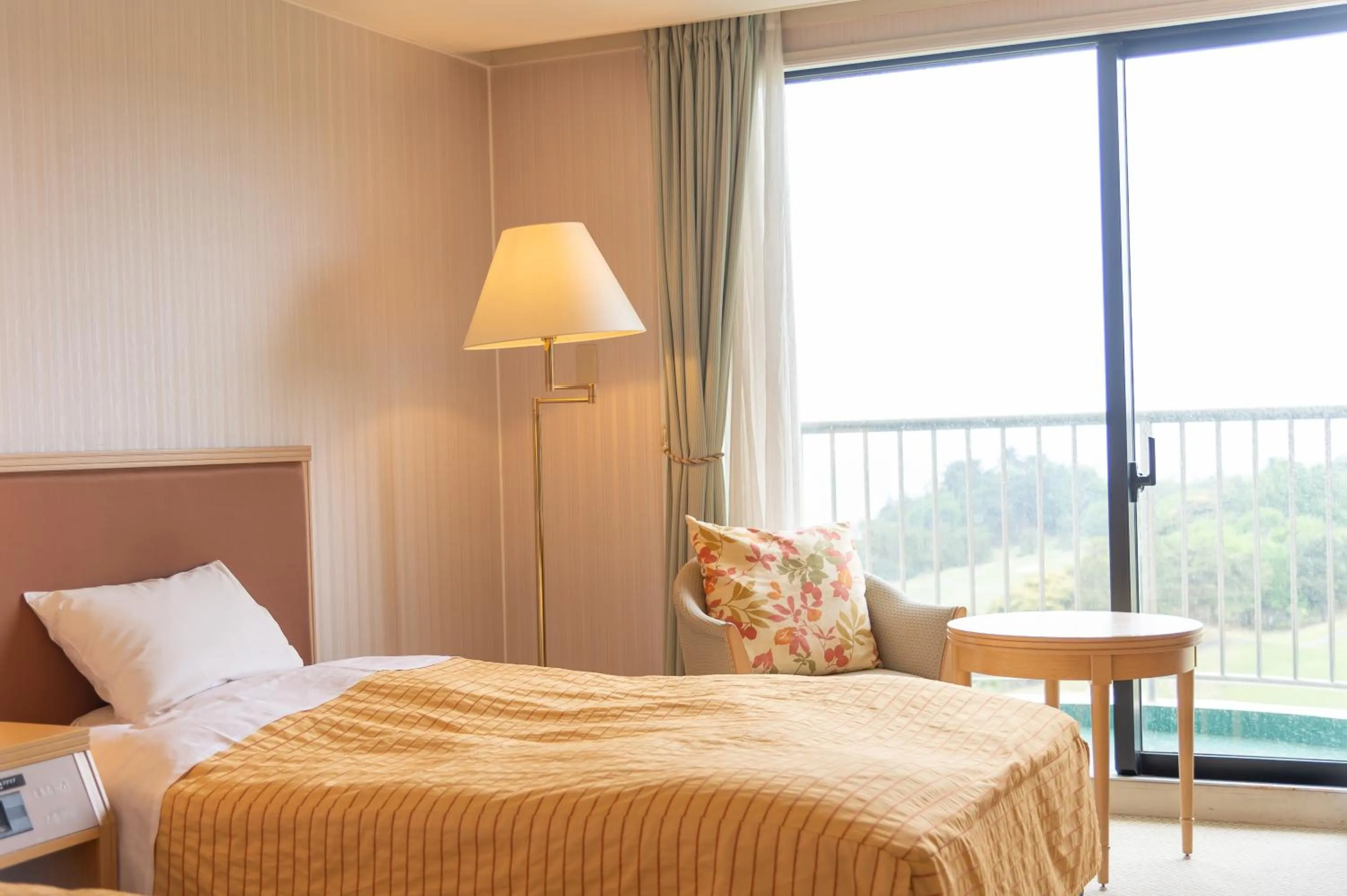 Bed in Onahama Ocean Hotel & Golf Club