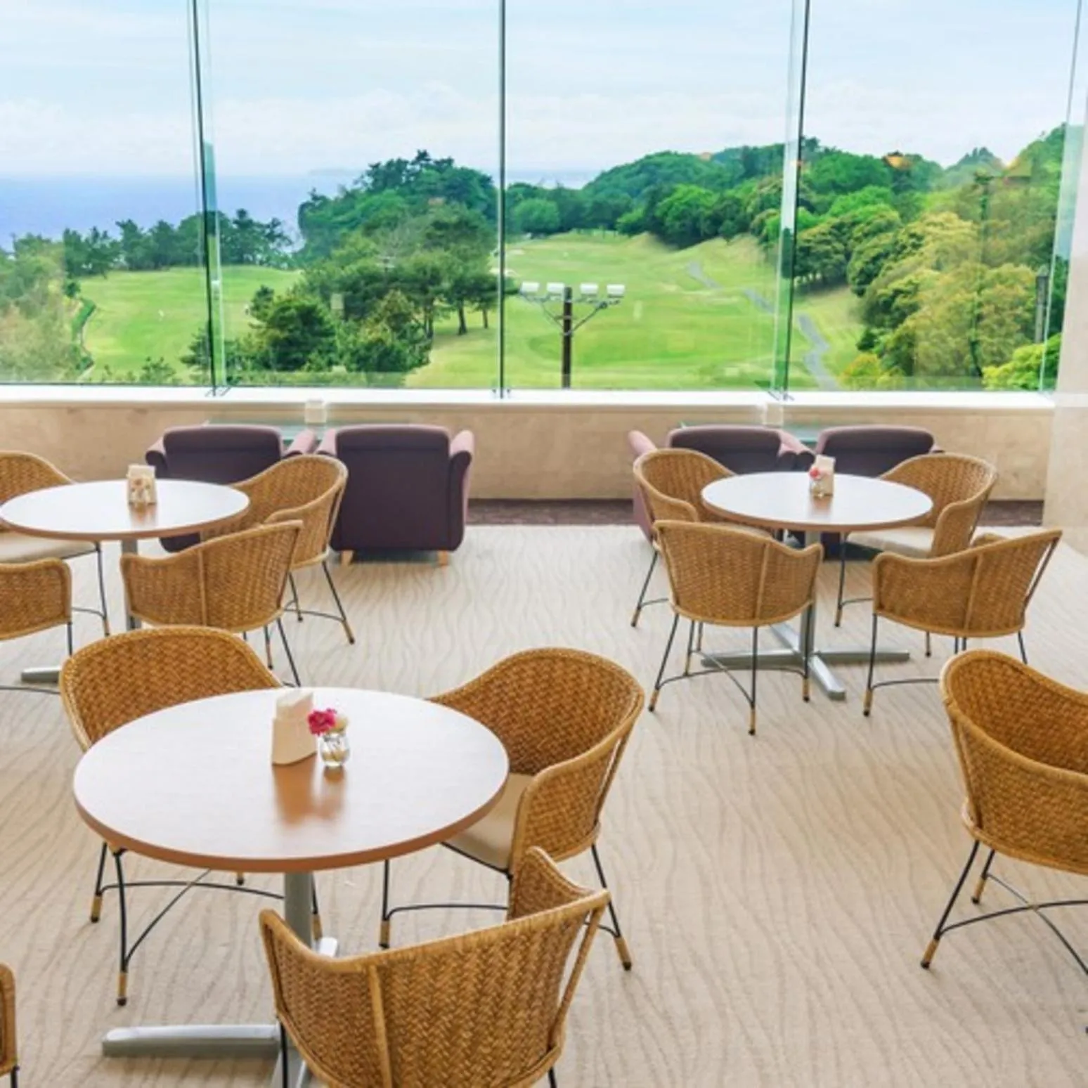 Communal lounge/ TV room in Onahama Ocean Hotel & Golf Club