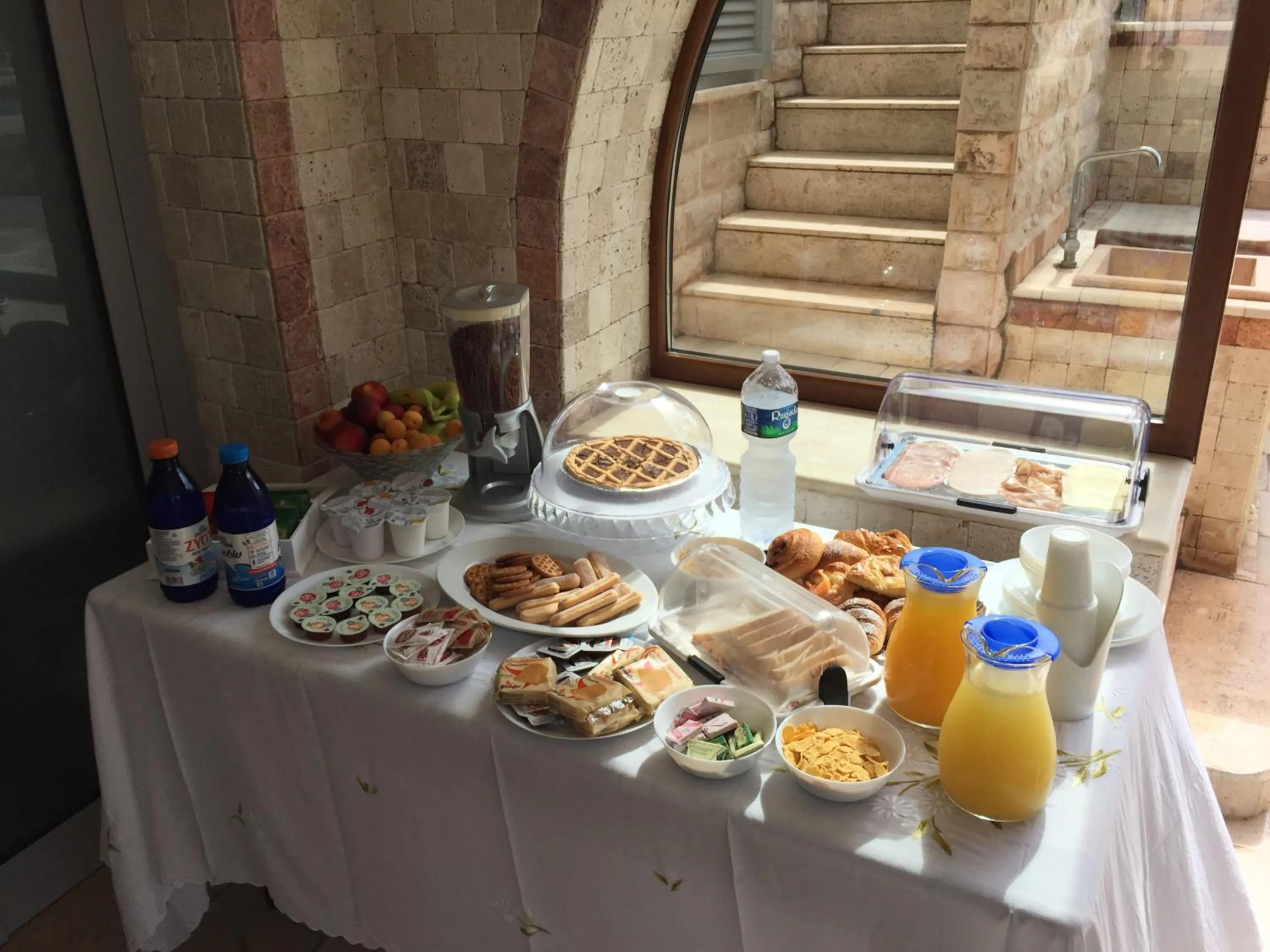 Buffet breakfast in Kalì B&B