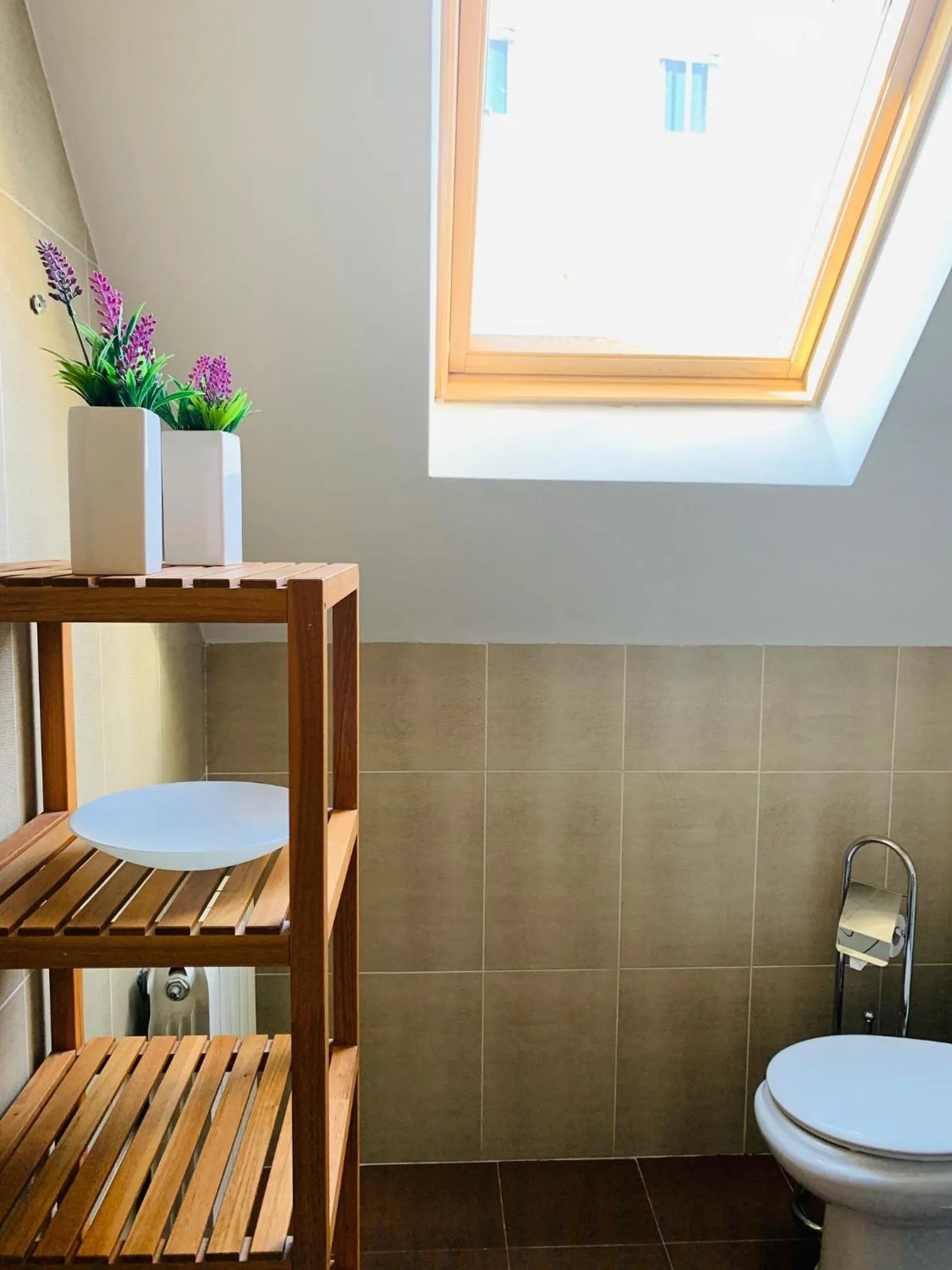 Toilet in Aticos La Aliseda by Valdesierra