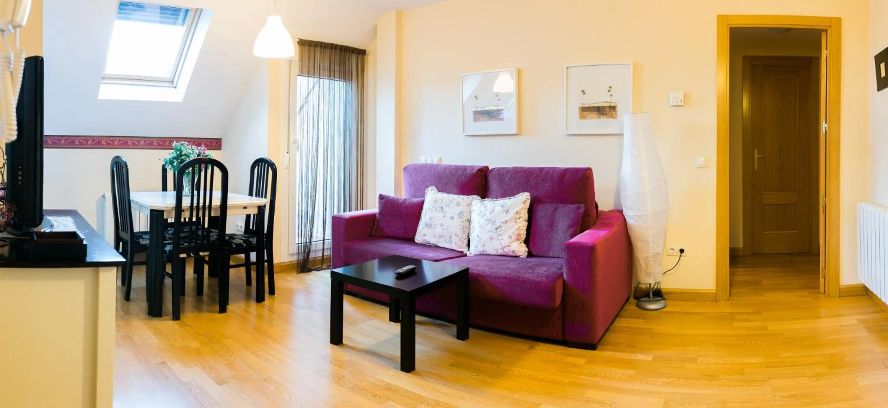 Dining area in Aticos La Aliseda by Valdesierra