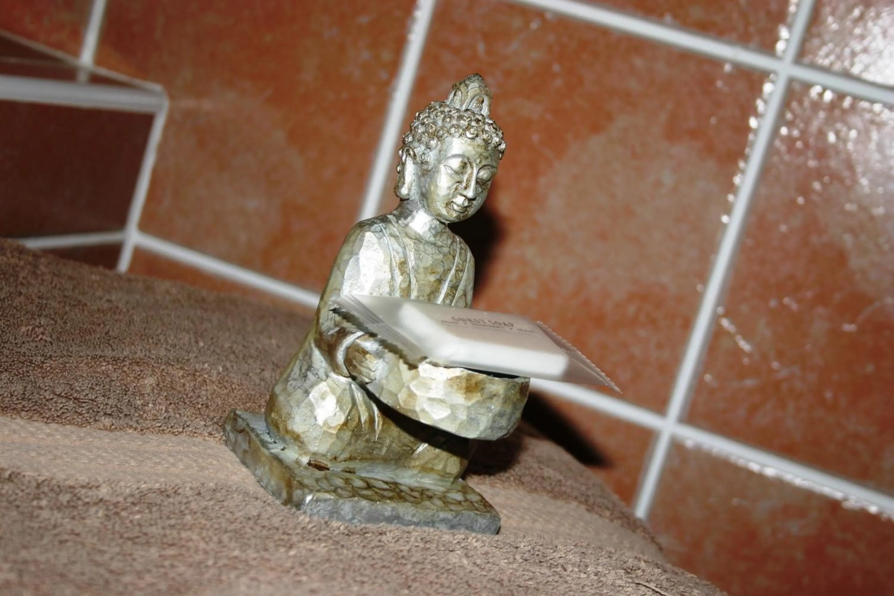 Bathroom in Brown Jug Guest House