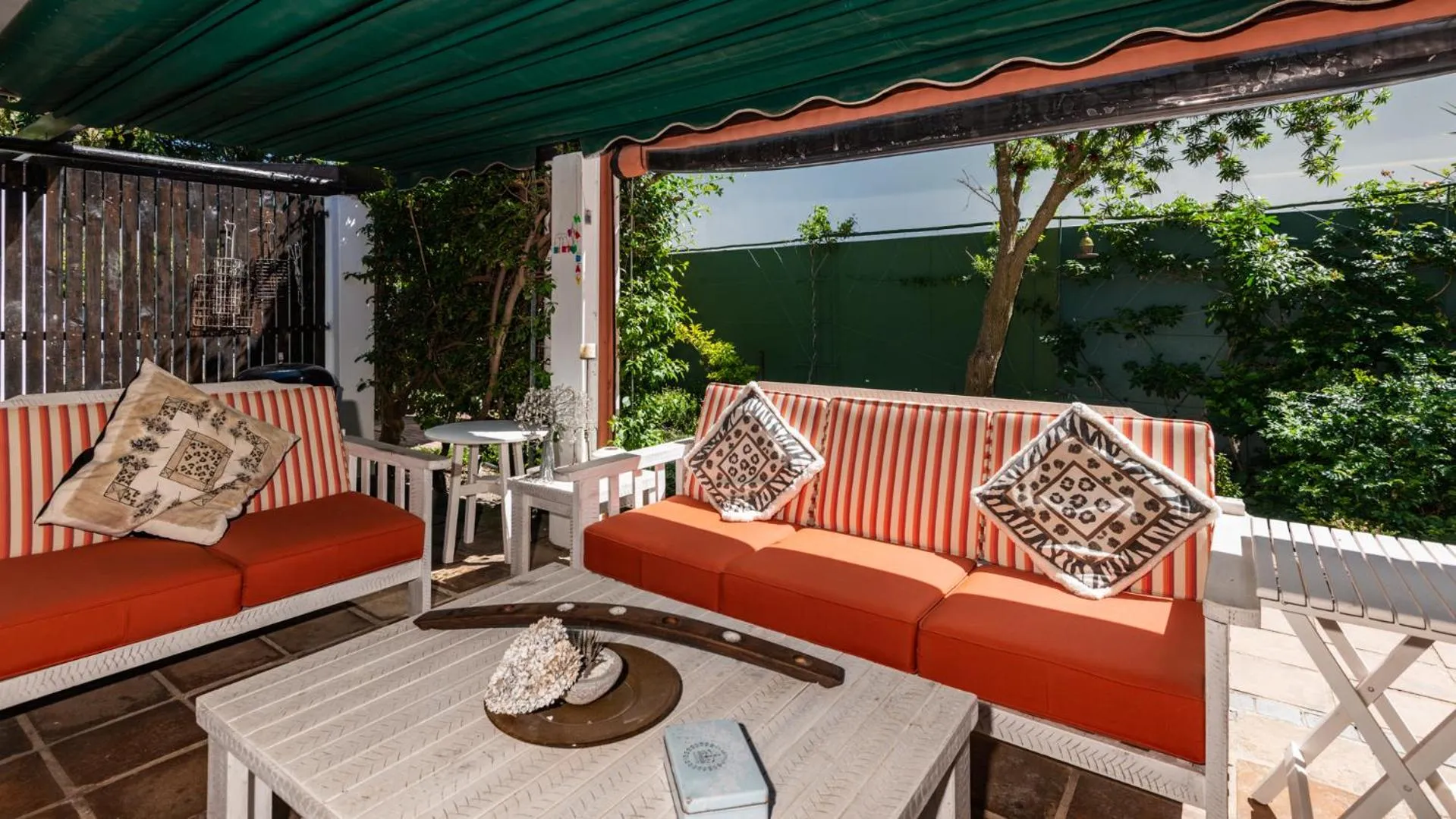 Balcony/Terrace in Brown Jug Guest House