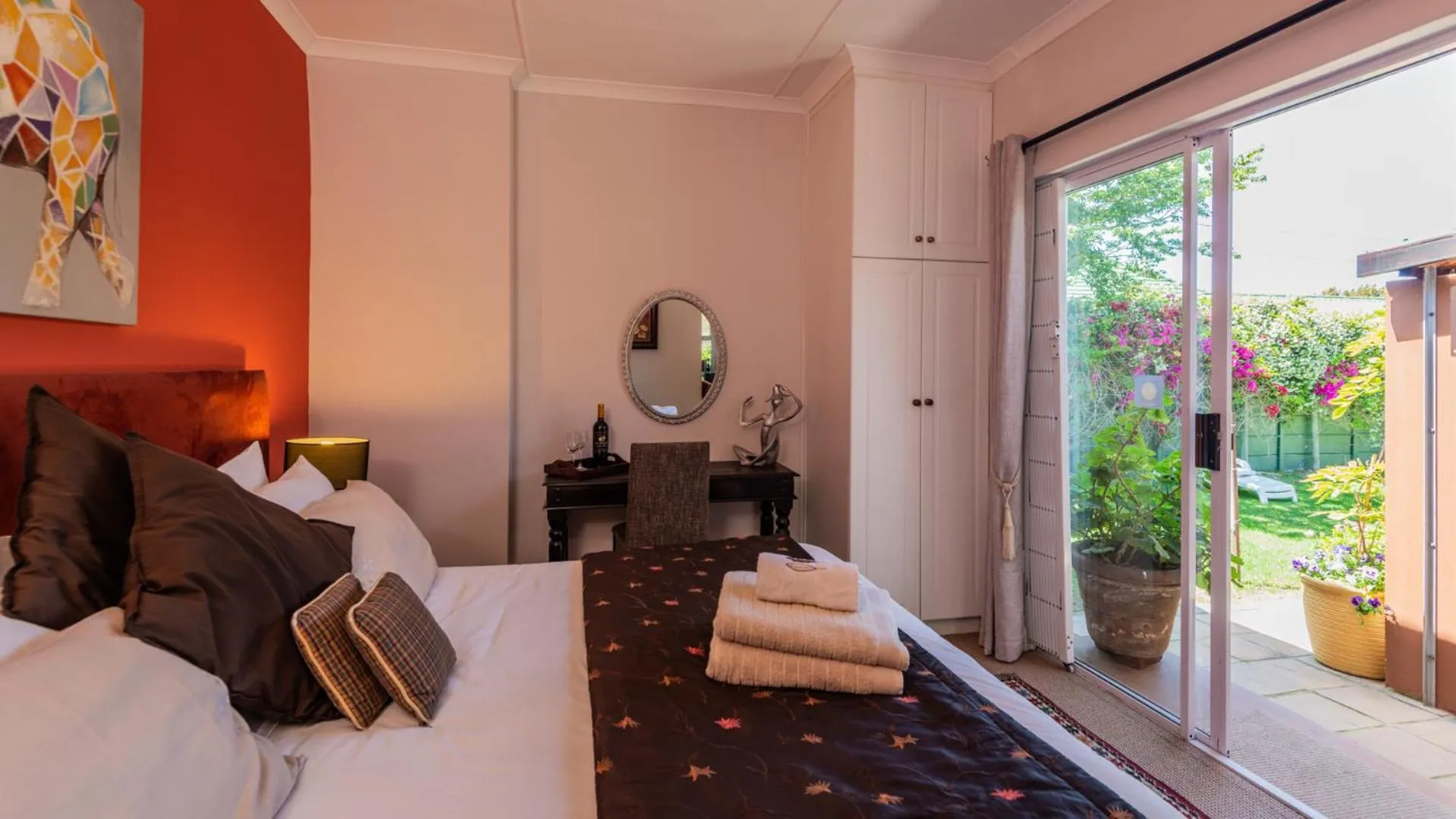 Balcony/Terrace, Bed in Brown Jug Guest House