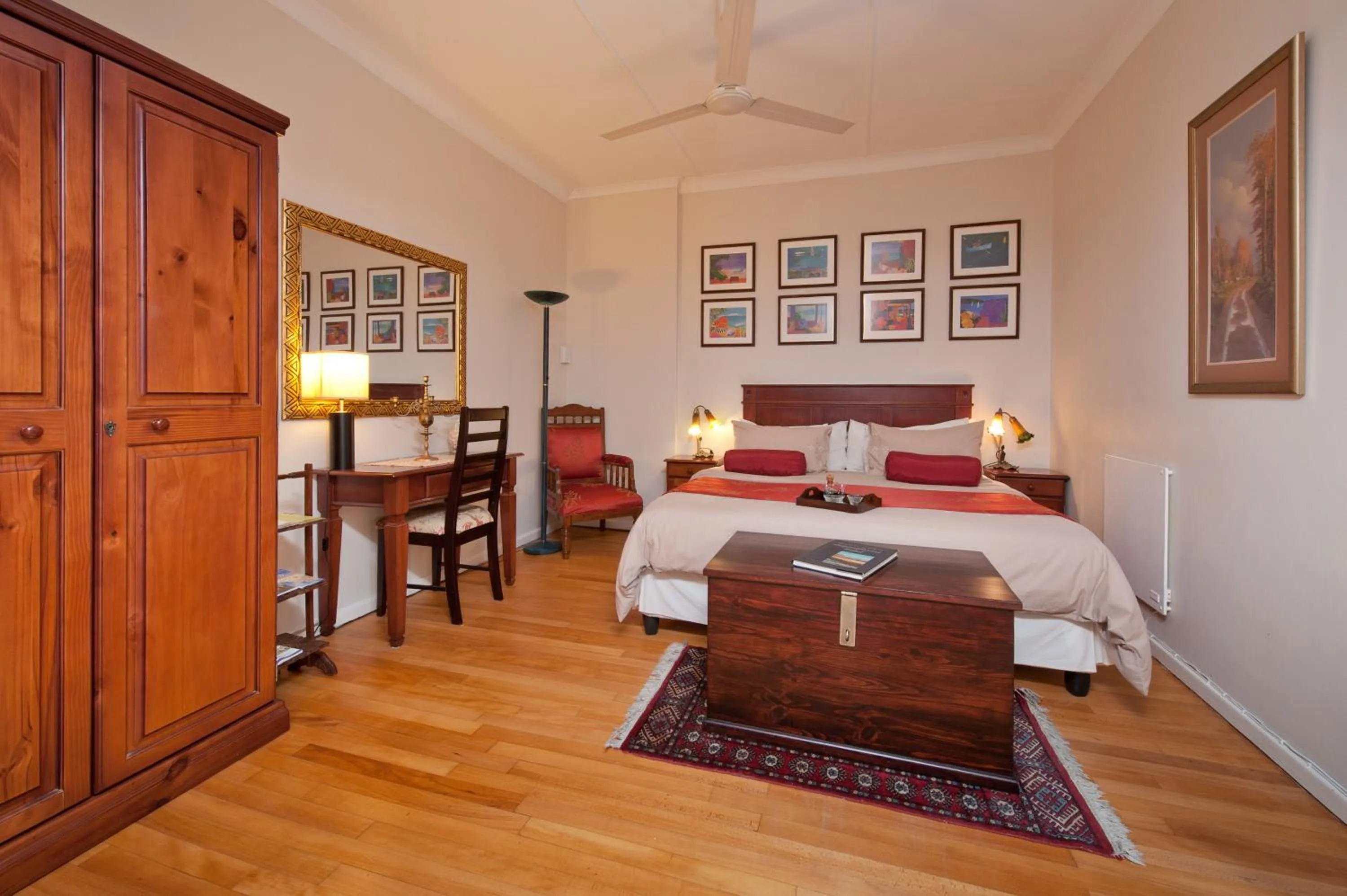 Bedroom, Bed in Brown Jug Guest House