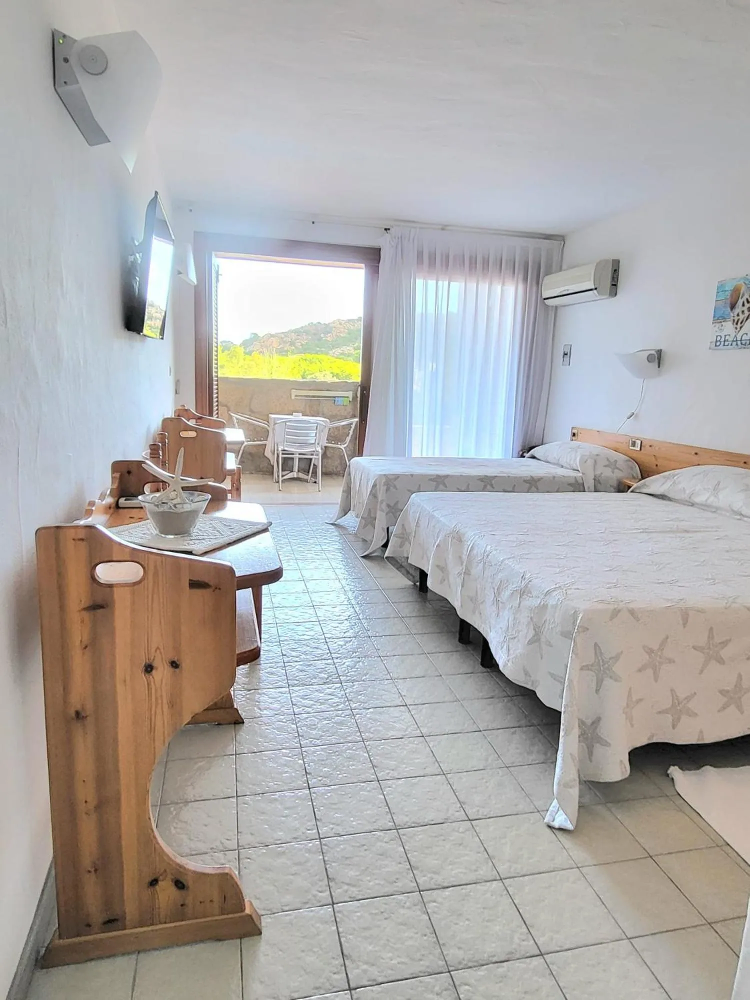 View (from property/room), Bed in Hotel Olimpia