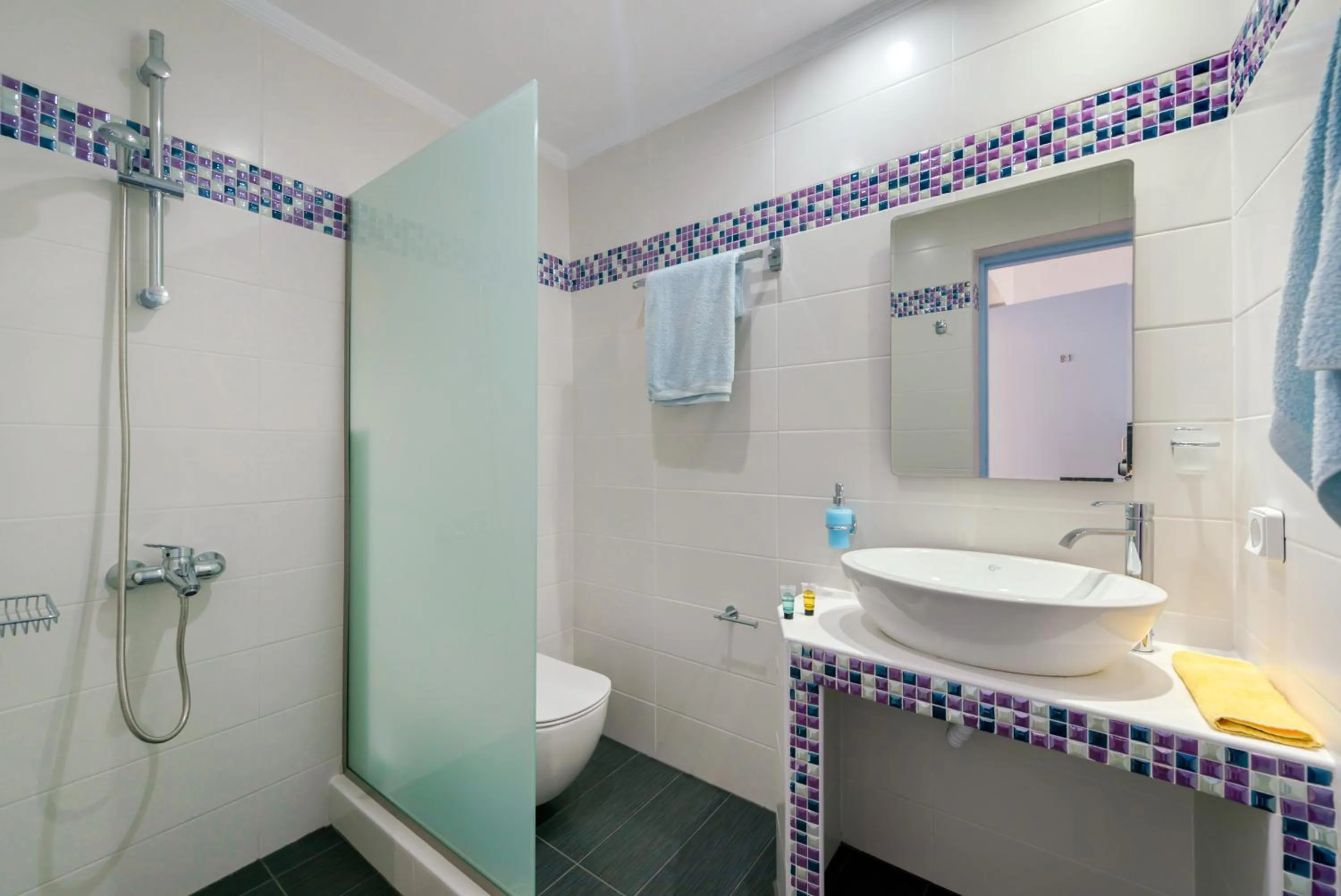 Bathroom in Akis Hotel