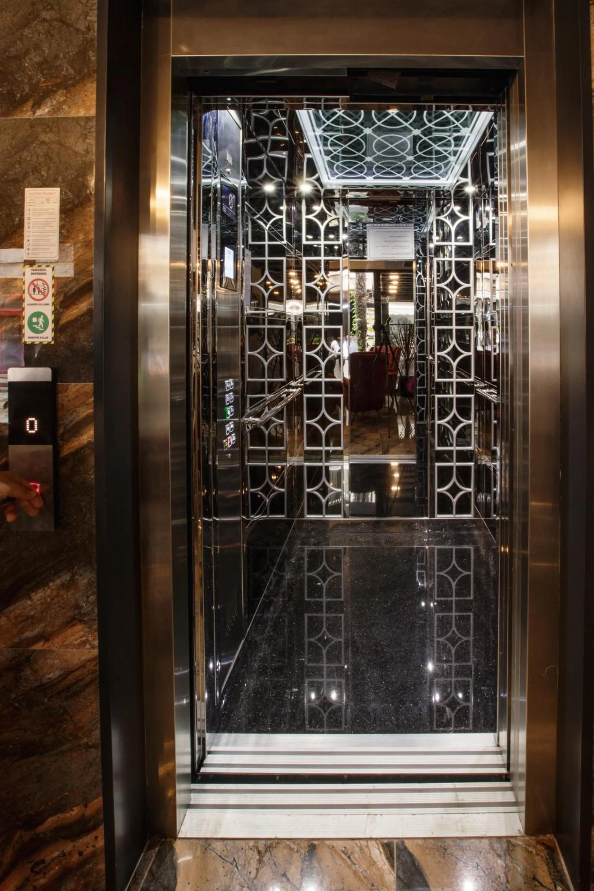 Facade/entrance in Life Point Hotel