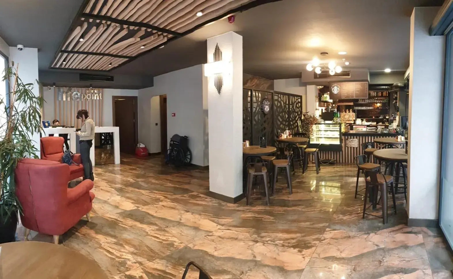 Restaurant/places to eat in Life Point Hotel Restaurant/places to eat in Life Point Hotel