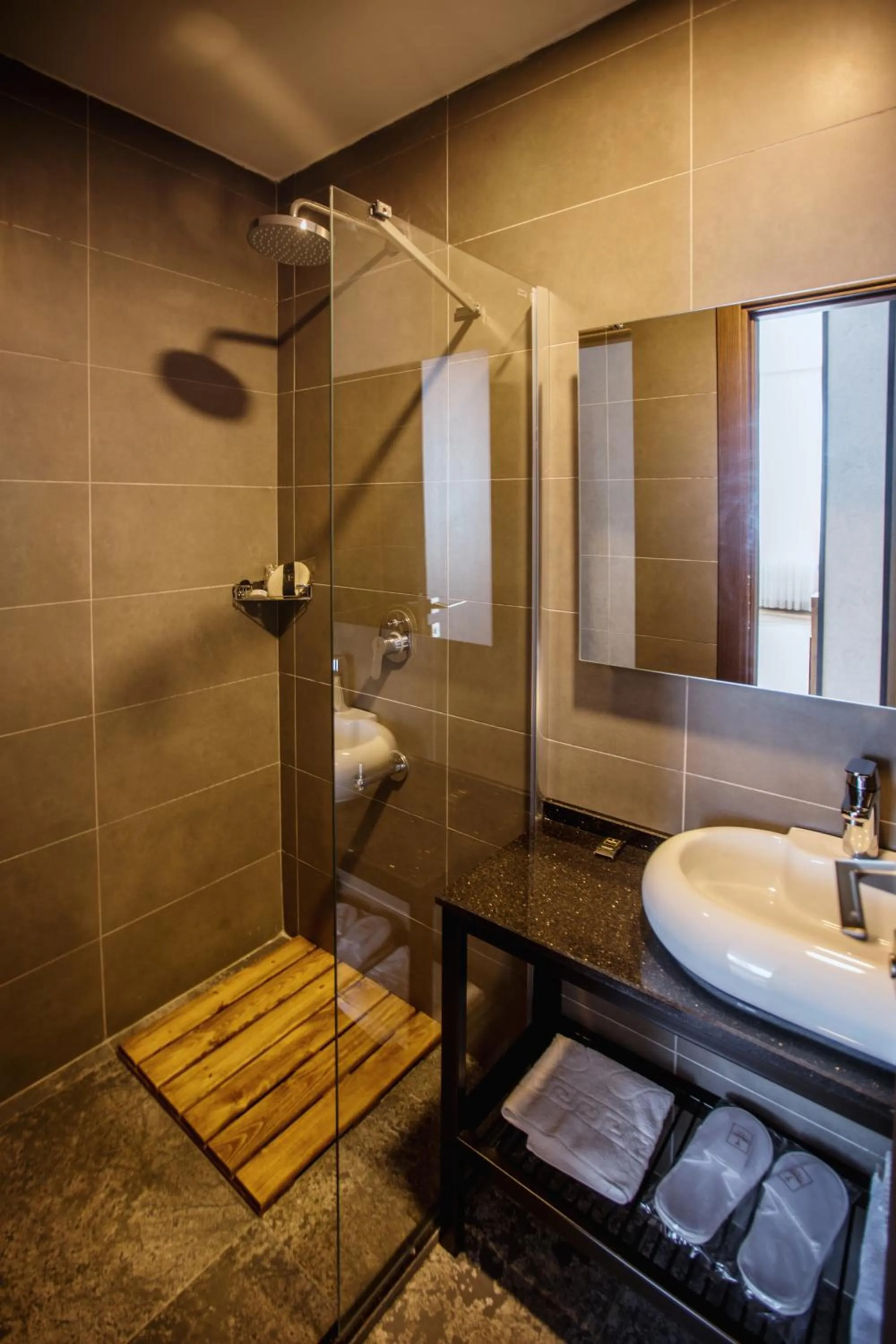 Shower in Life Point Hotel