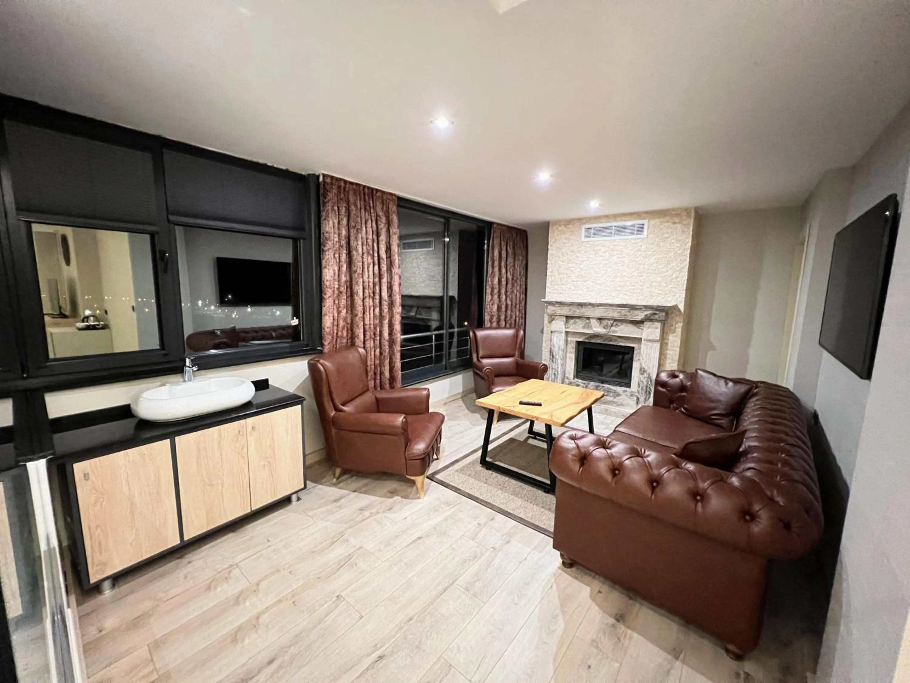 TV and multimedia in Life Point Hotel