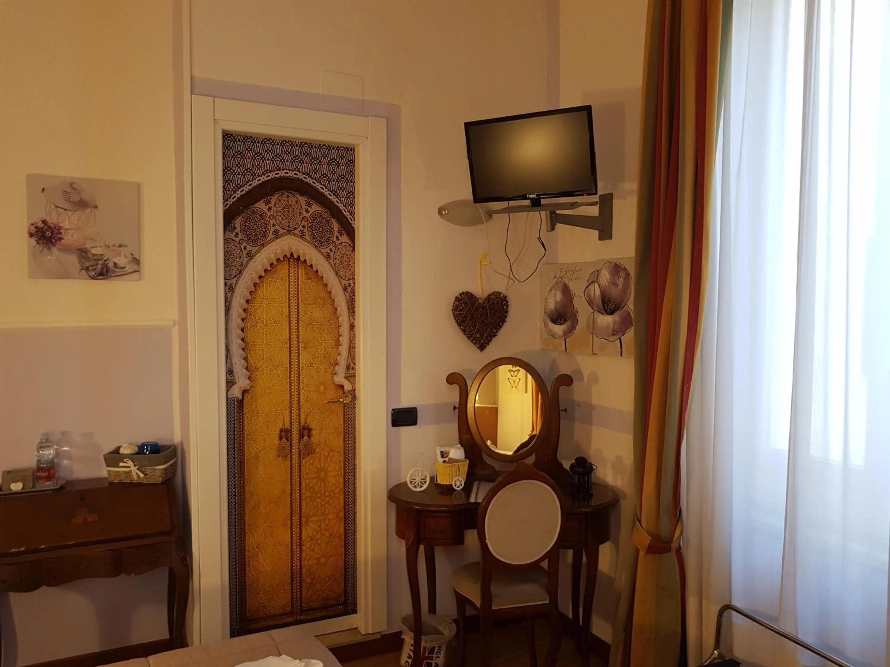 Decorative detail, Bathroom in Hotel San Desiderio