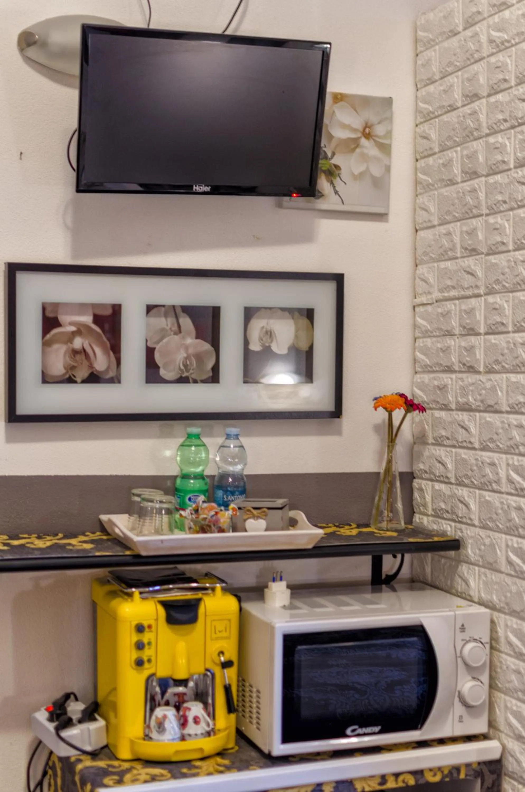 Decorative detail, TV/Entertainment Center in Hotel San Desiderio