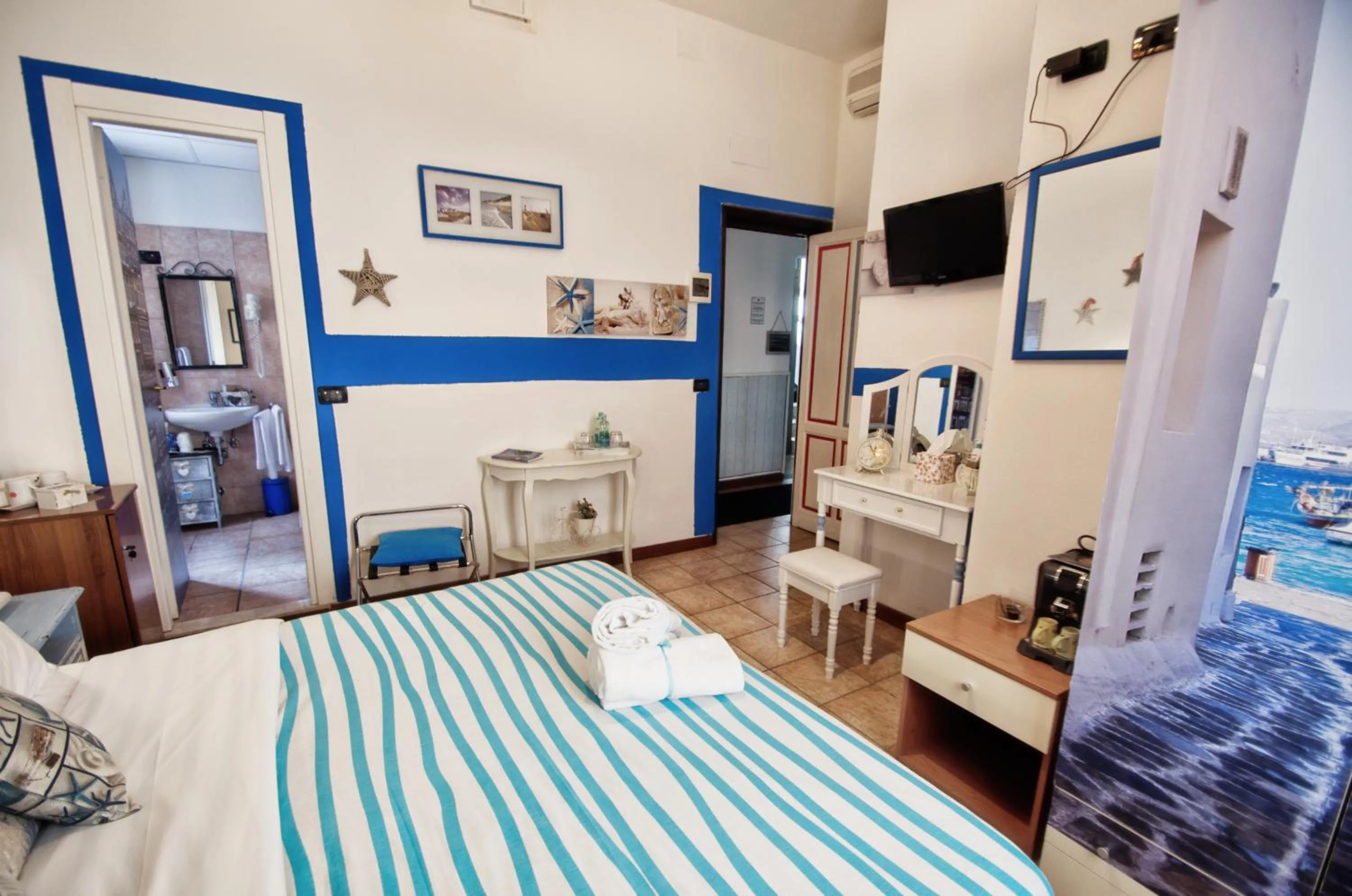 Decorative detail, TV/Entertainment Center in Hotel San Desiderio