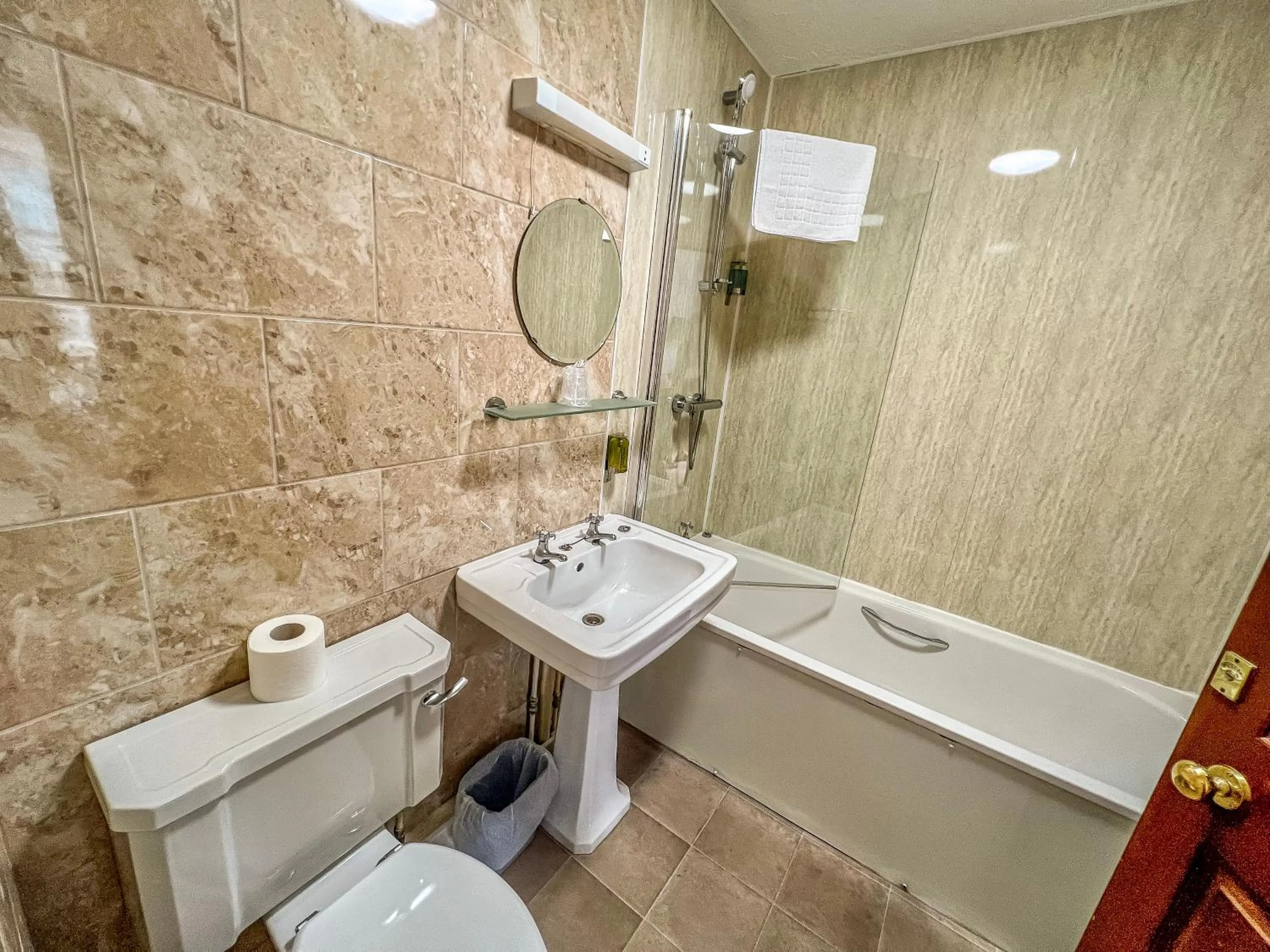 Bathroom in The Red Lion Hotel