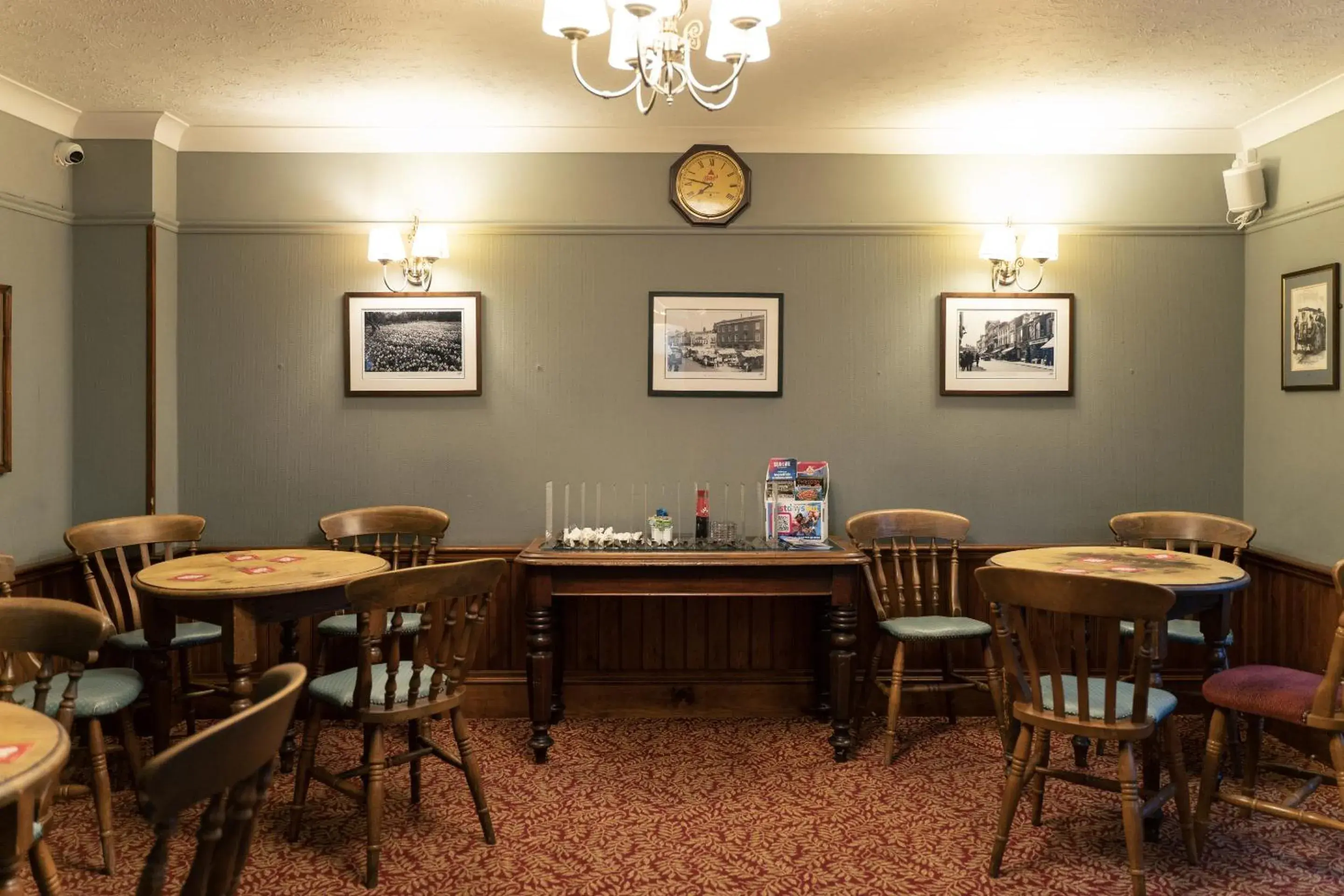 Lounge or bar in The Red Lion Hotel Lounge or bar in The Red Lion Hotel