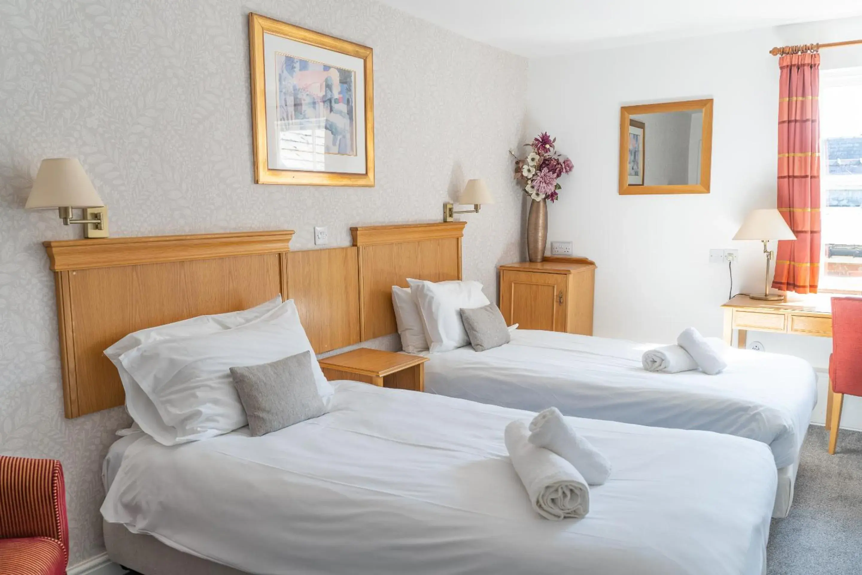 Bedroom, Bed in The Red Lion Hotel Bedroom, Bed in The Red Lion Hotel