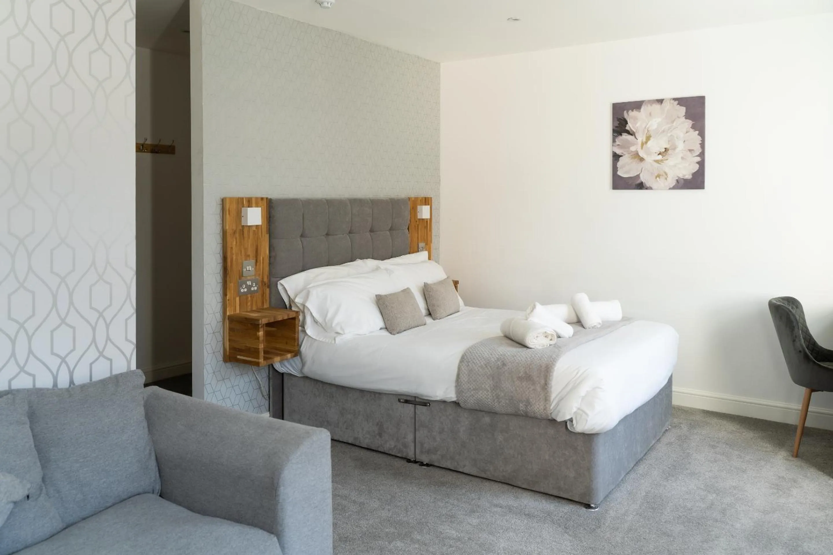 Bedroom, Bed in The Red Lion Hotel