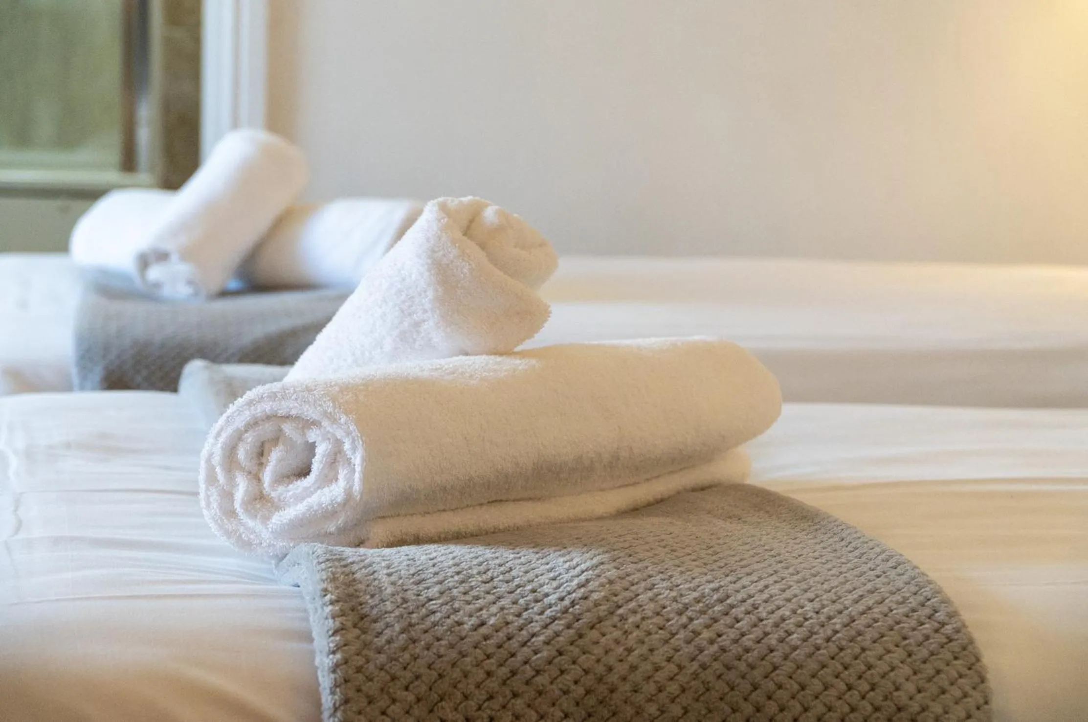 Bedroom, Bed in The Red Lion Hotel