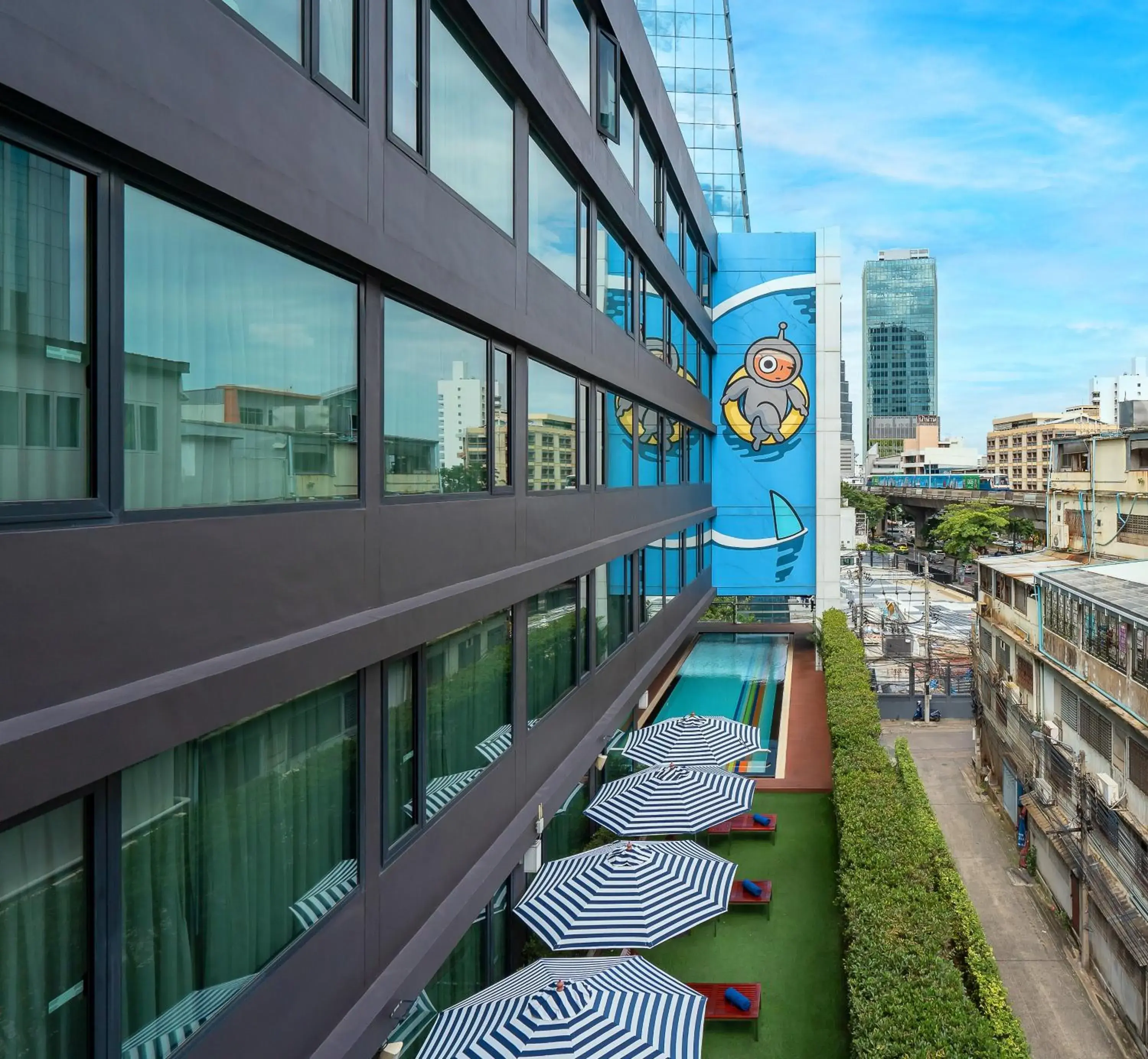 Property building in VIC 3 Bangkok Hotel Property building in VIC 3 Bangkok Hotel