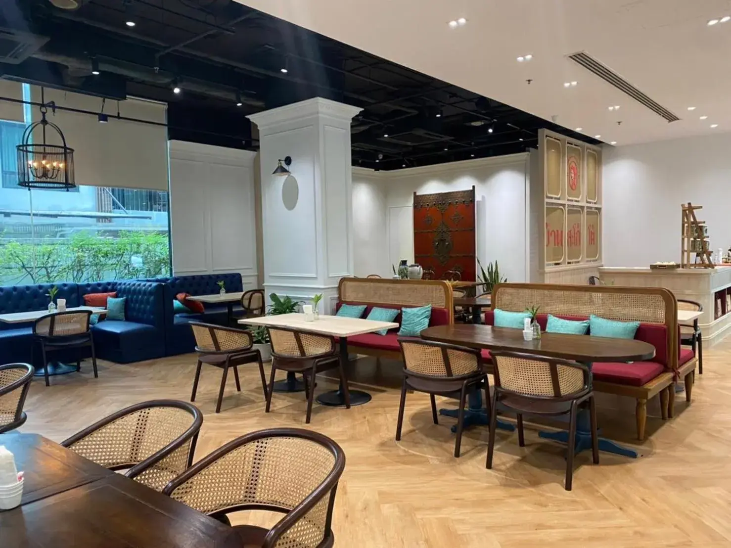 Restaurant/places to eat in VIC 3 Bangkok Hotel Restaurant/places to eat in VIC 3 Bangkok Hotel