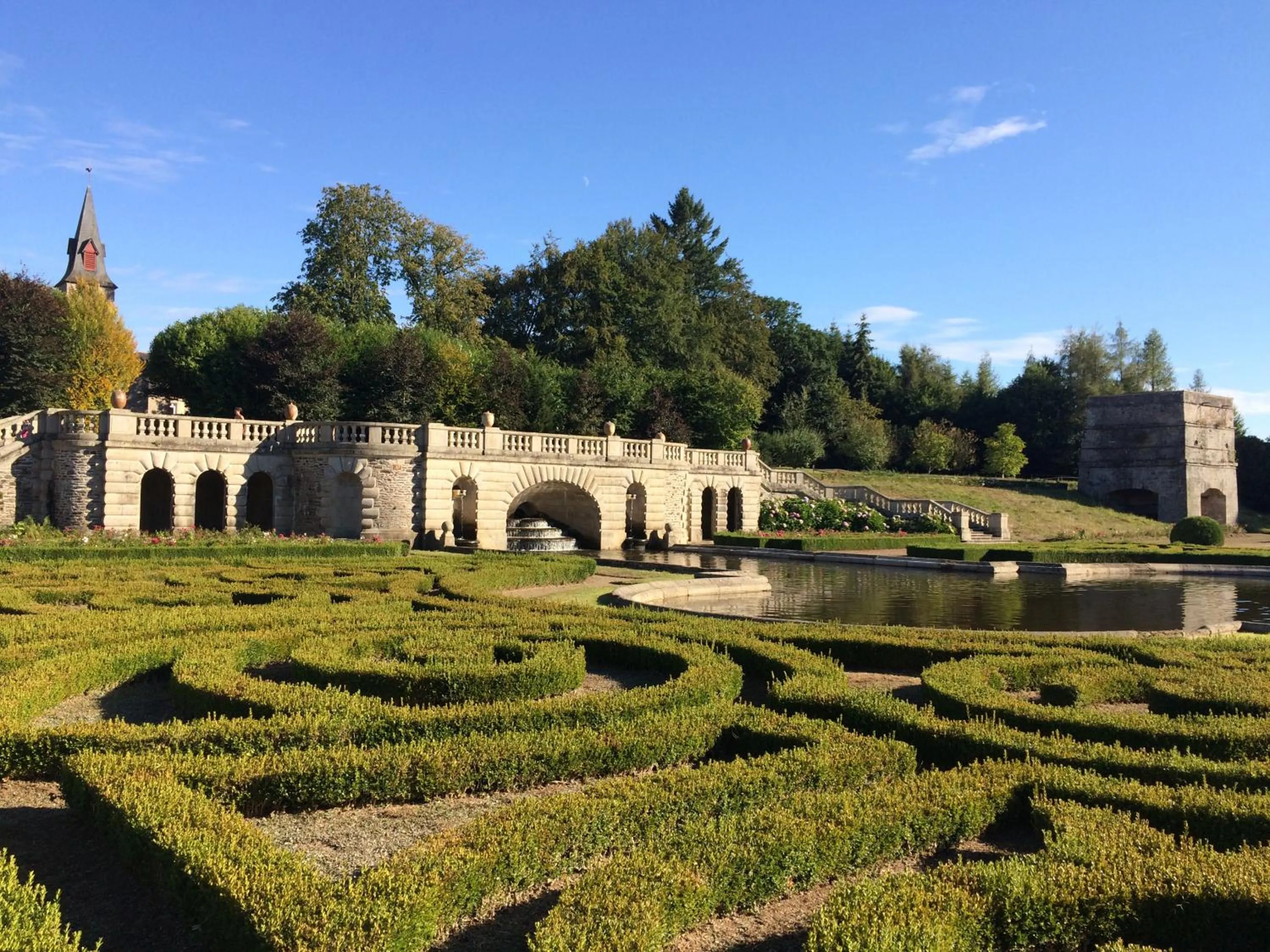 Nearby landmark in La Maison