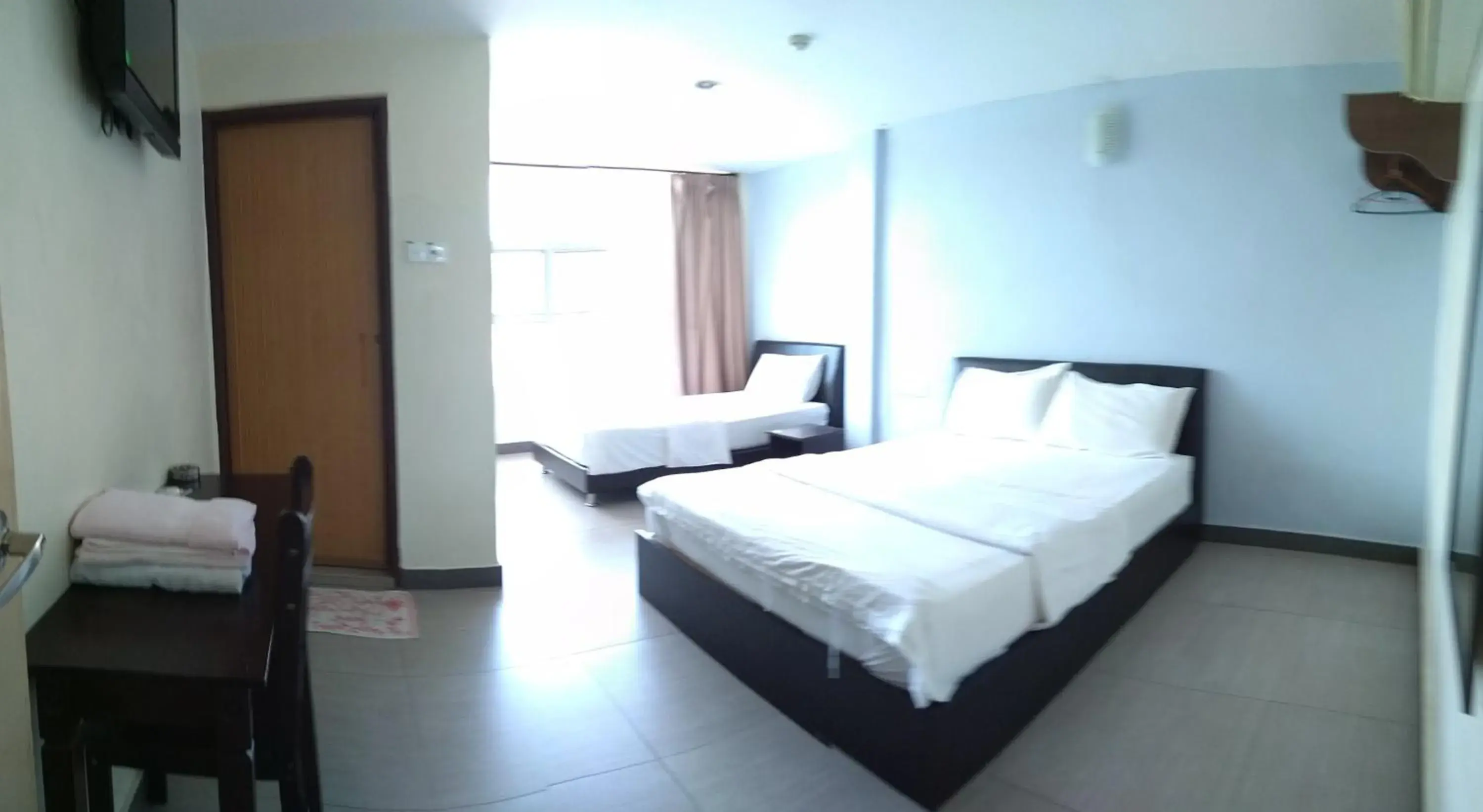 Triple Room with Private Bathroom in Starview Hotel Triple Room with Private Bathroom in Starview Hotel