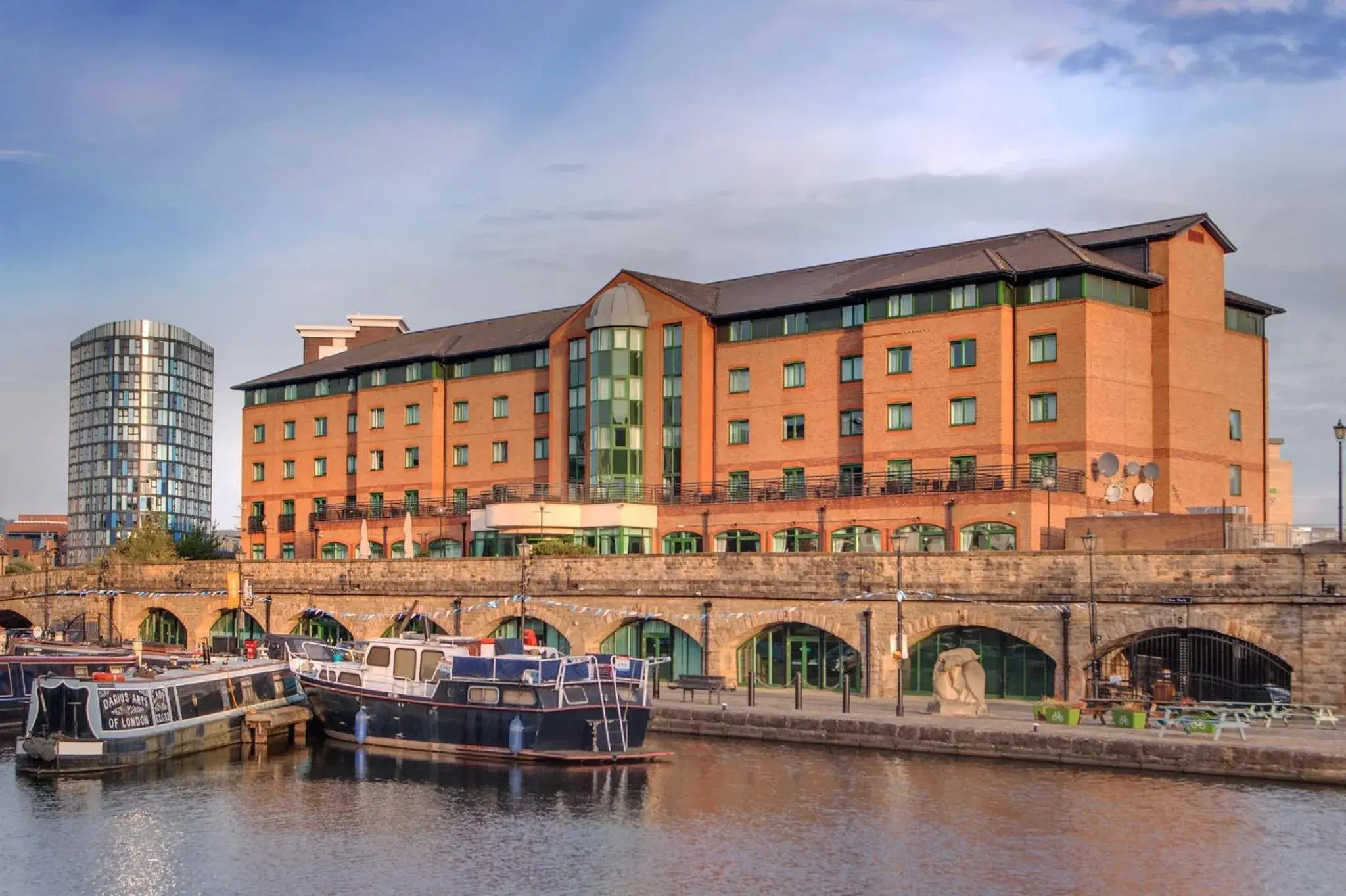 Facade/entrance in Sandman Signature Sheffield Quays Hotel Facade/entrance in Sandman Signature Sheffield Quays Hotel